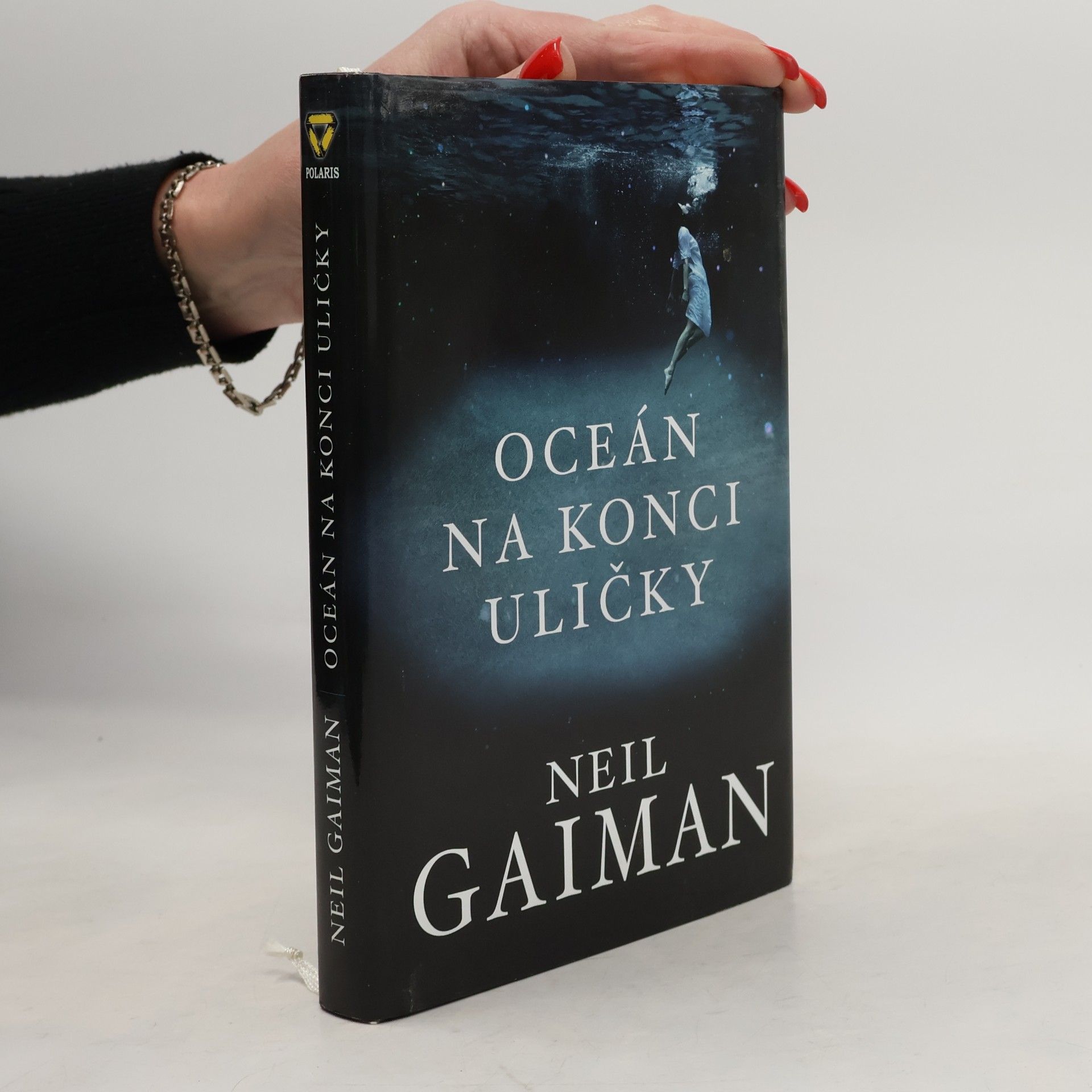 Neil Gaiman Oceán na konci uličky