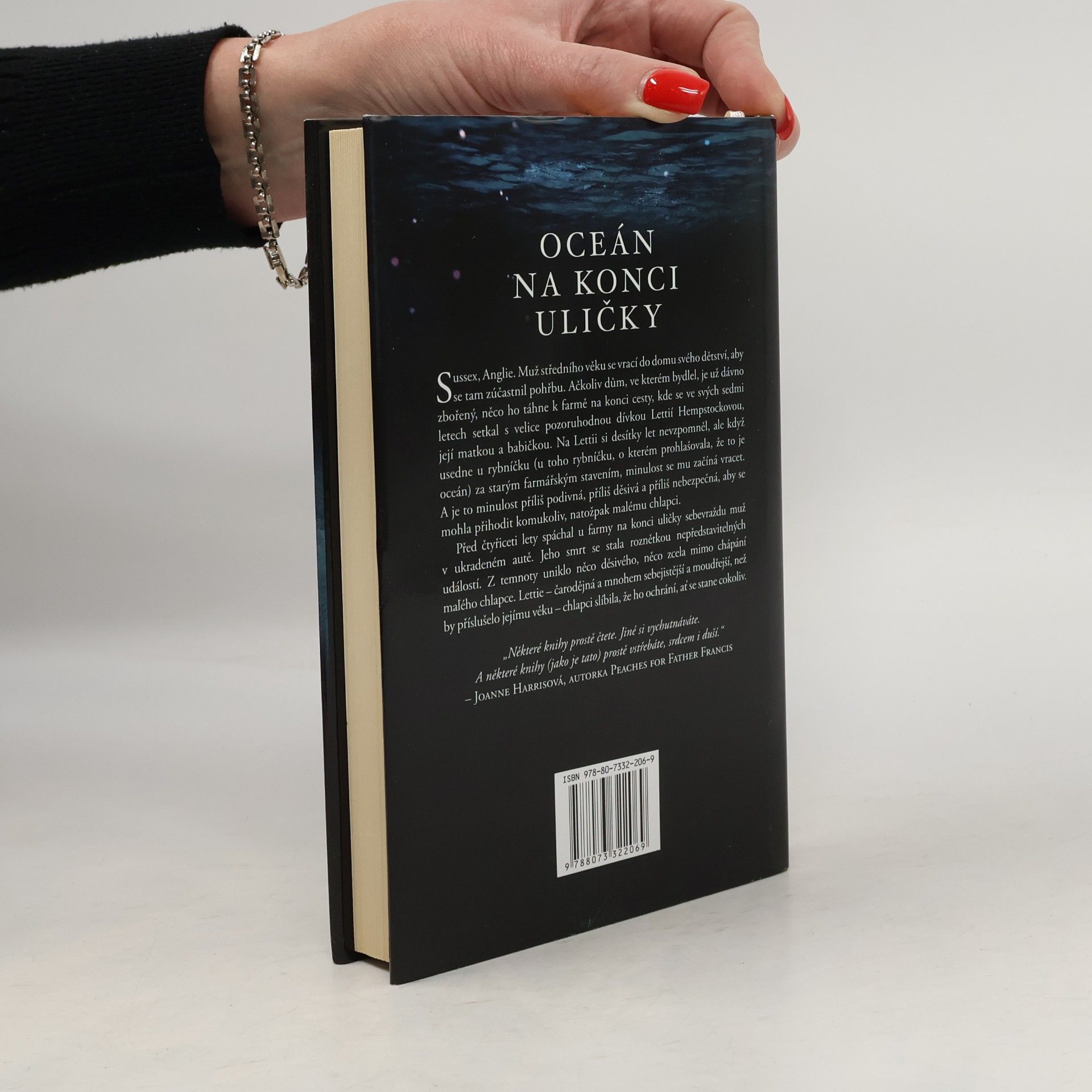 Neil Gaiman Oceán na konci uličky