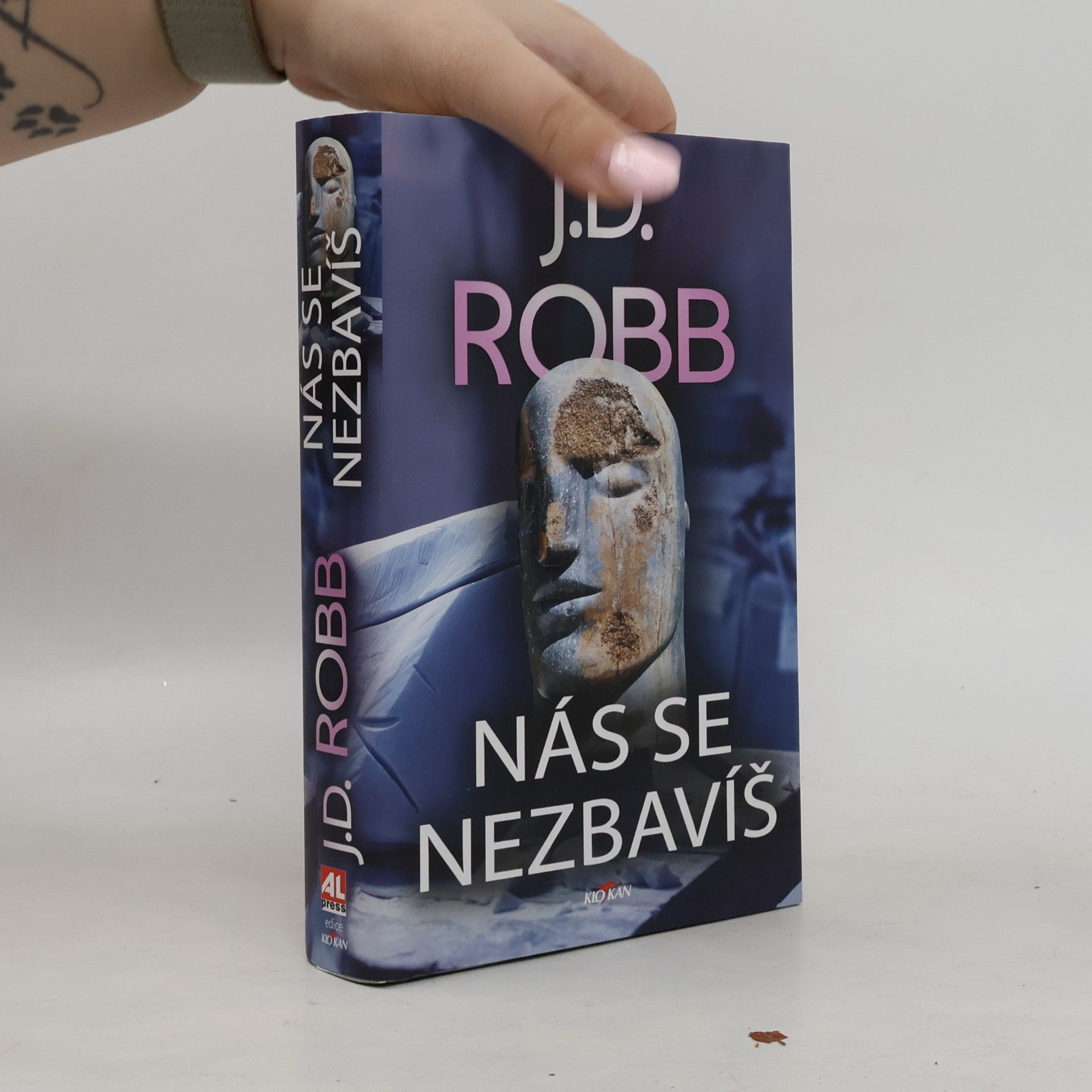 Nora Roberts Nás se nezbavíš