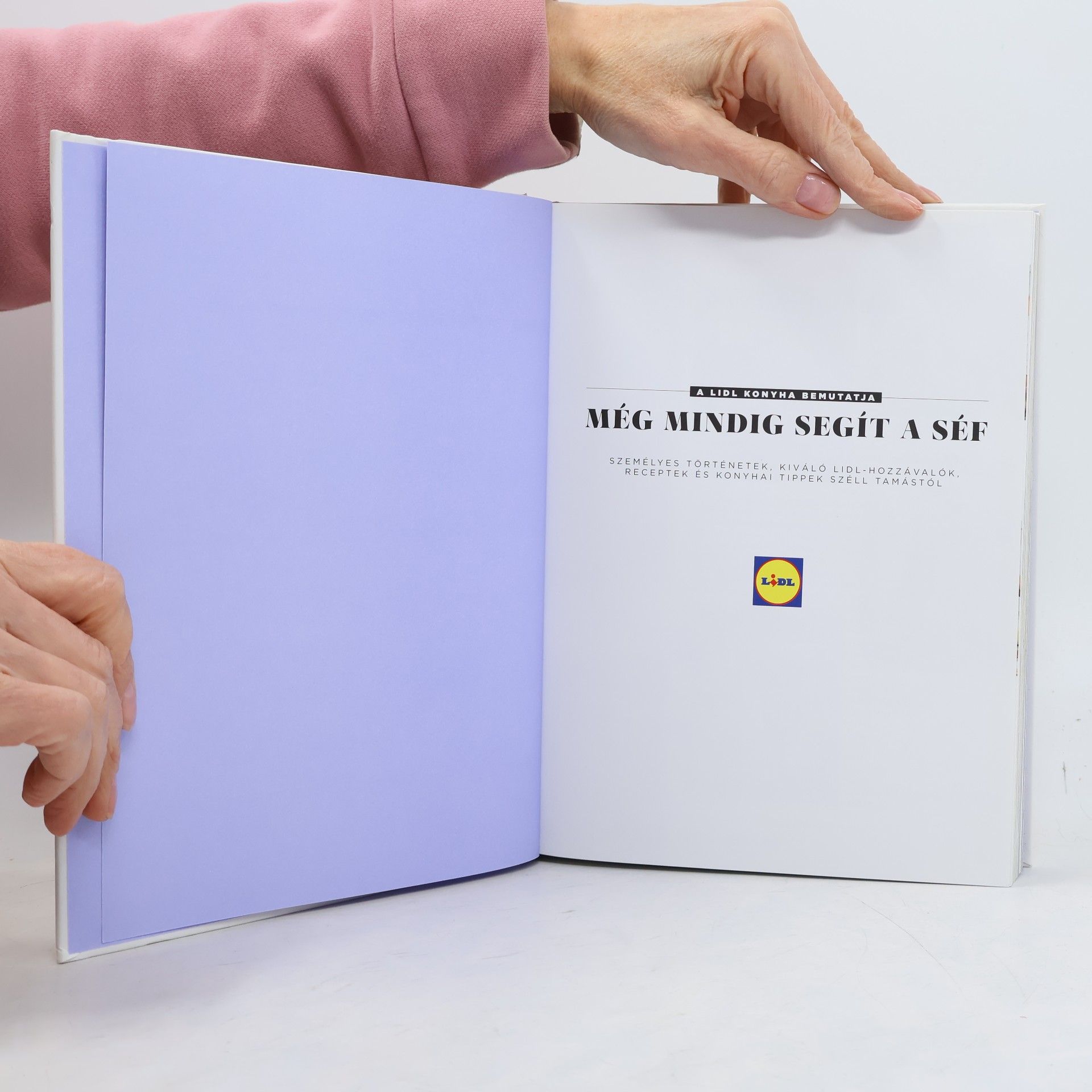 Collectif d'auteurs Még mindig segít a séf