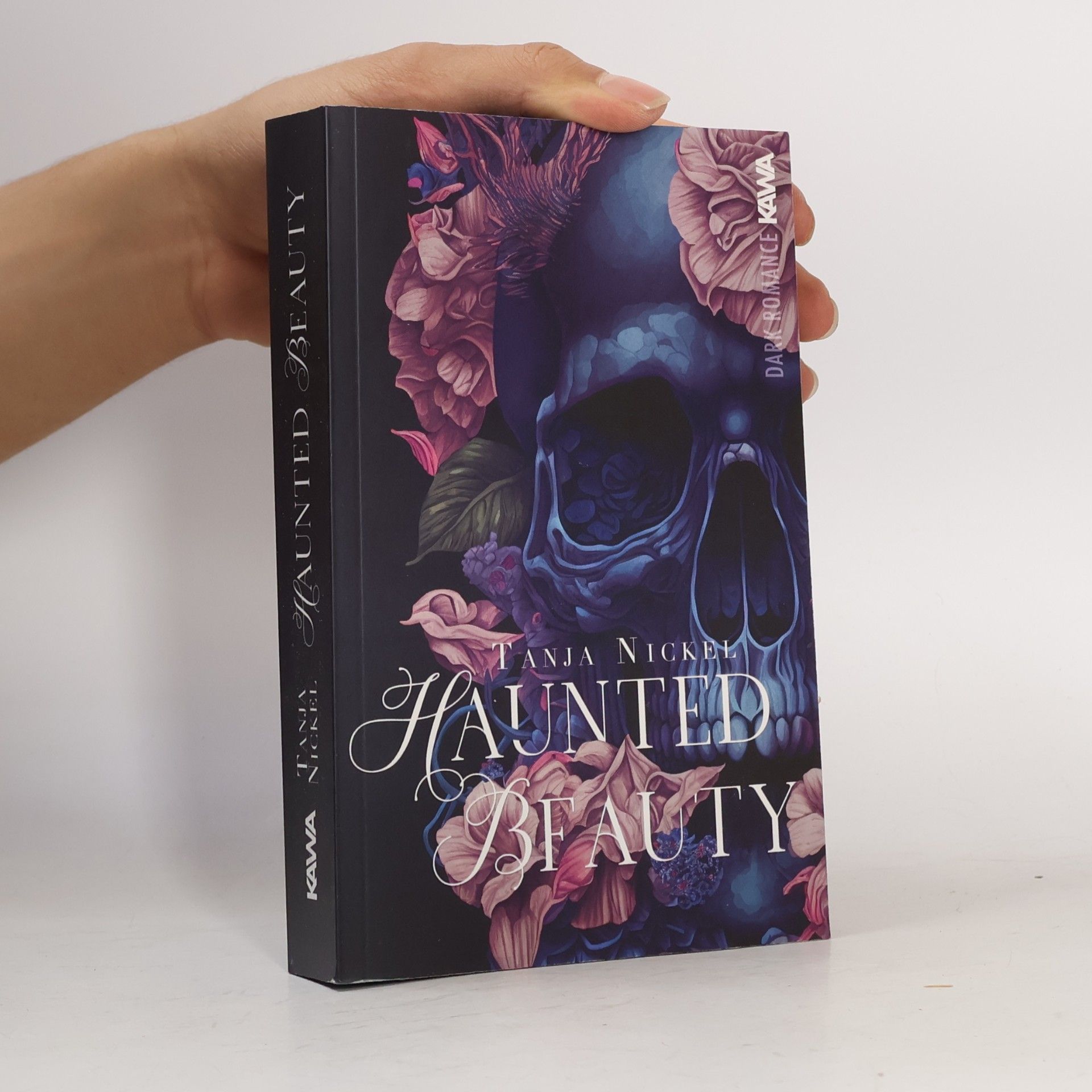 Haunted Beauty. Mit wunderschönem Farbschnitt