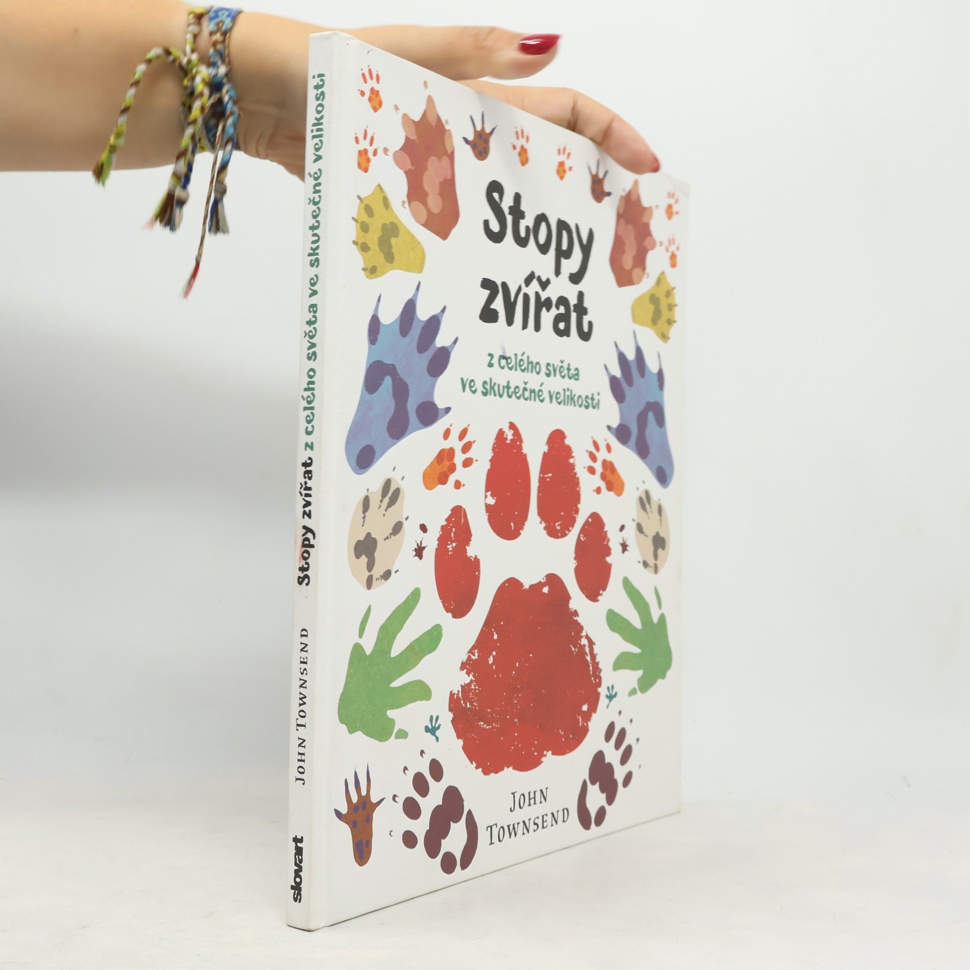 Stopy zvířat z celého světa ve skutečné velikosti
