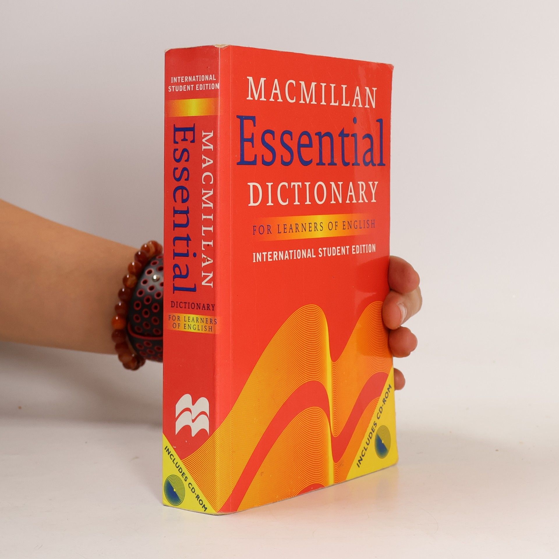 Various authors MacMillan essential dictionary for learners of english
