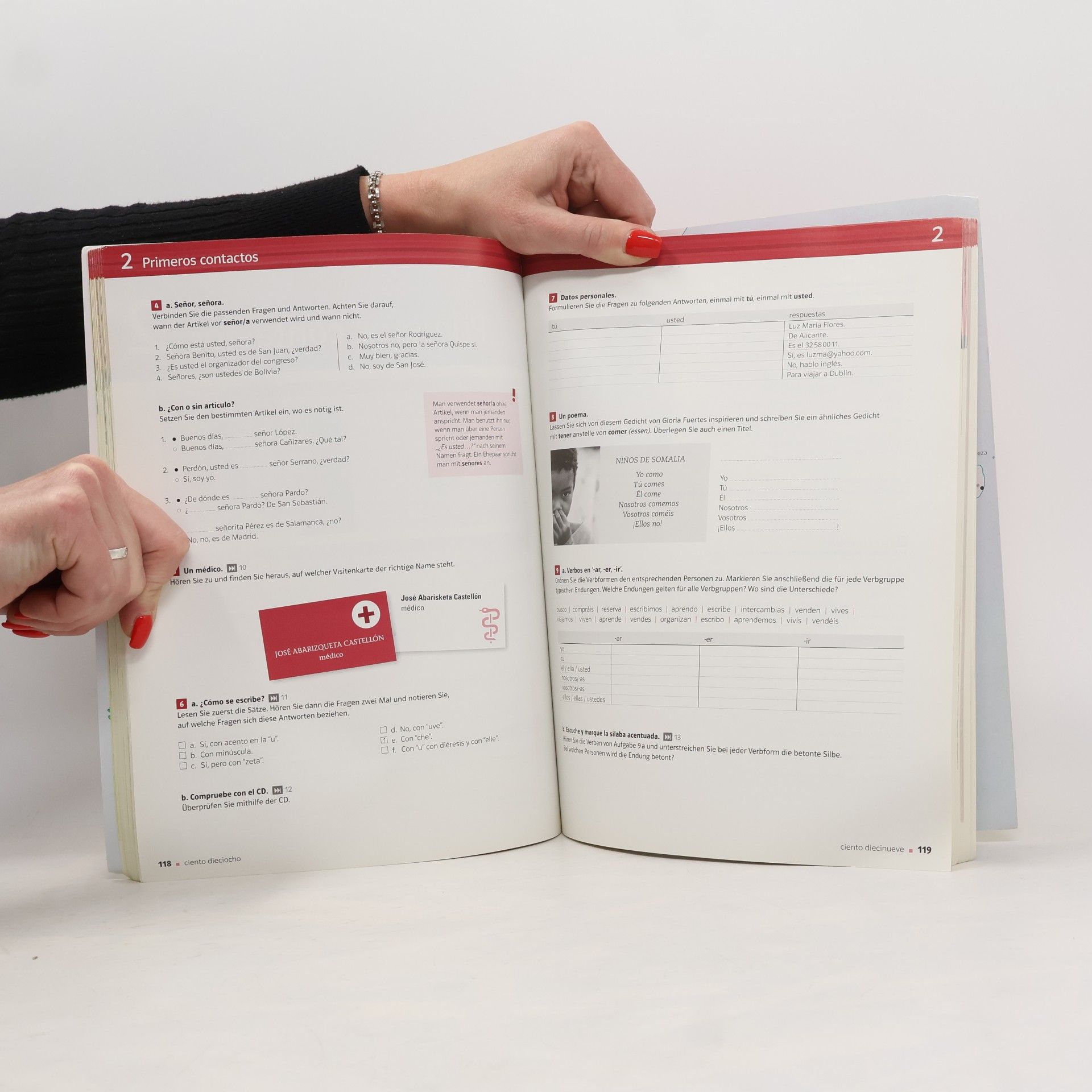 Kolektiv autorů Con gusto A1. Lehr- und Arbeitsbuch Spanisch mit Audios