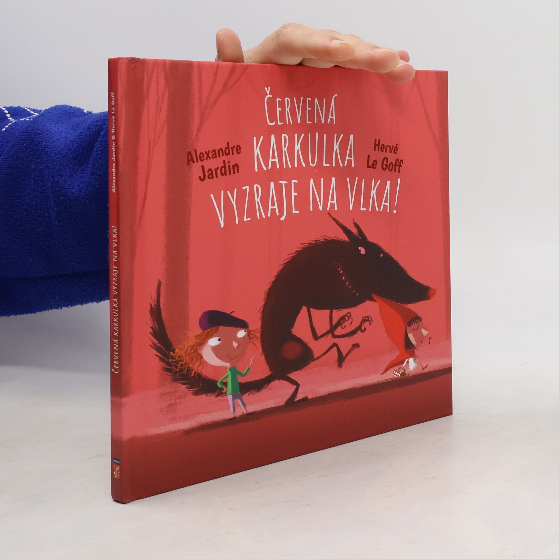 Červená karkulka vyzraje na vlka!