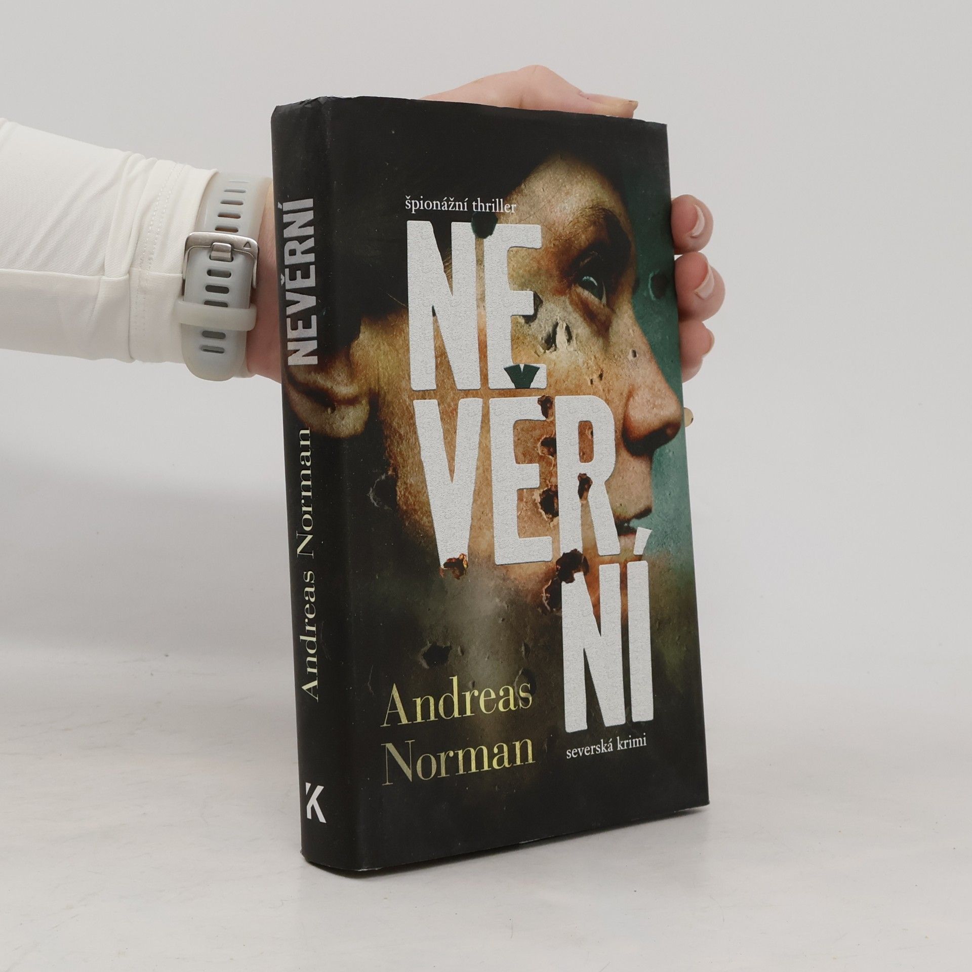 Nevěrní