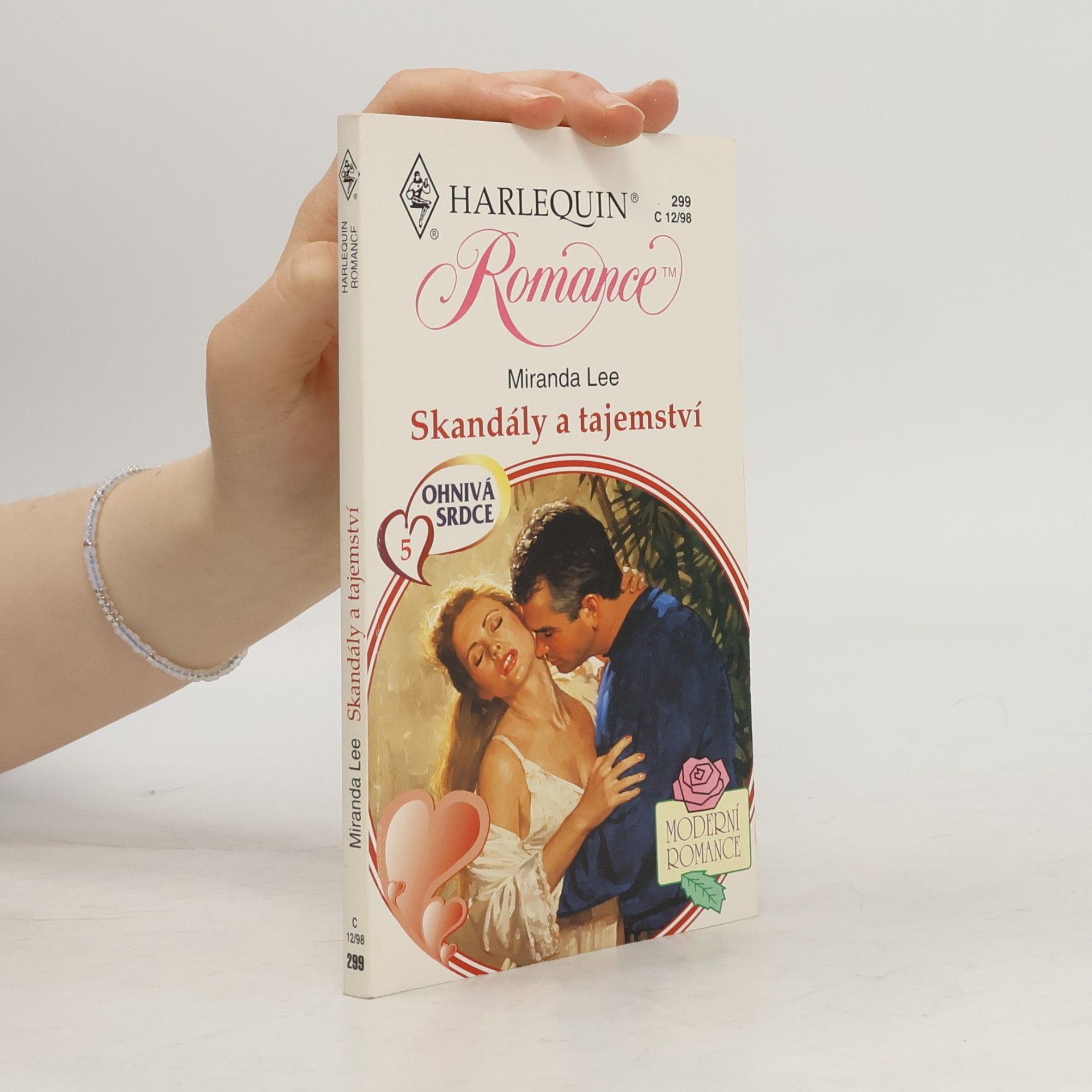 Skandály a tajemství