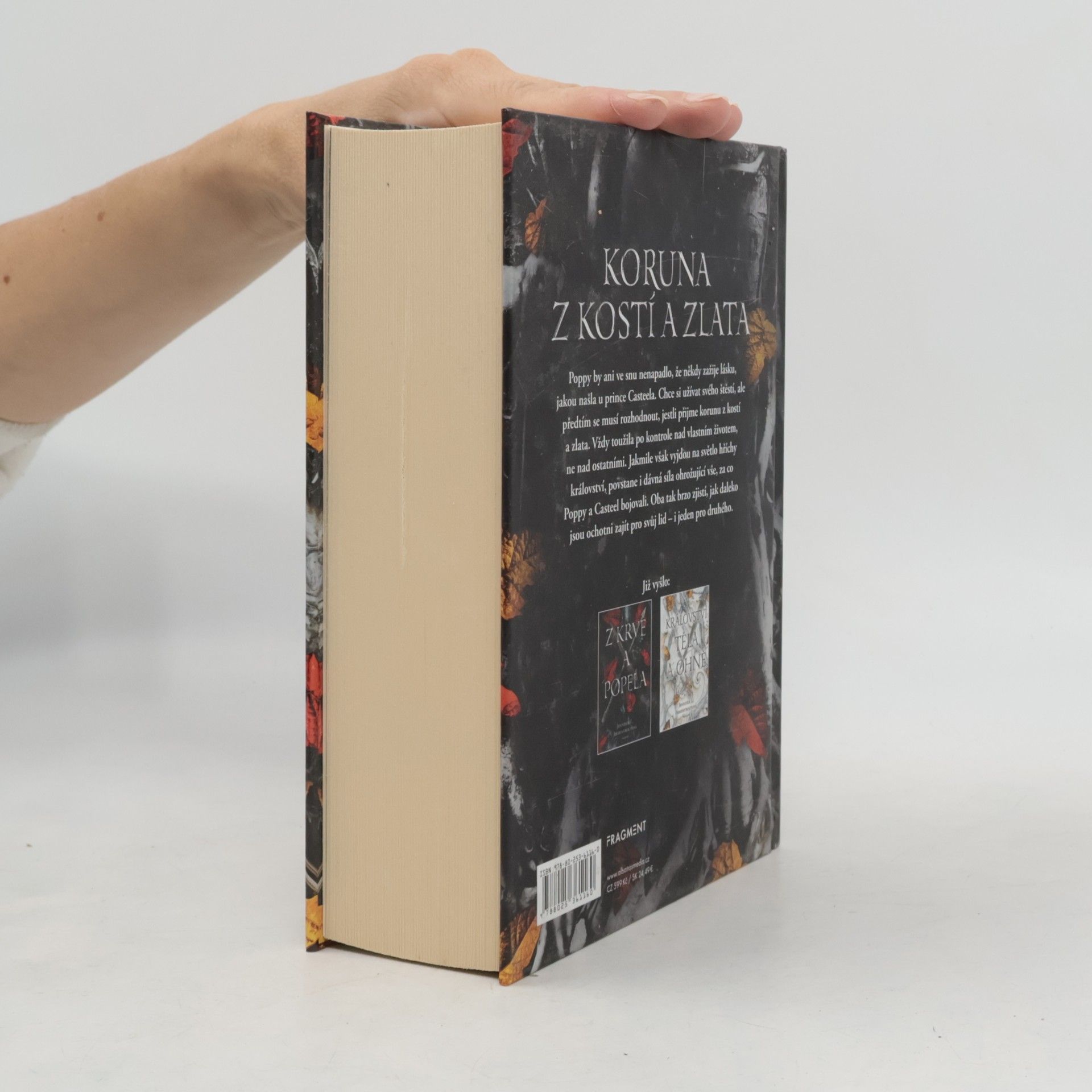 Jennifer L. Armentrout Koruna z kostí a zlata