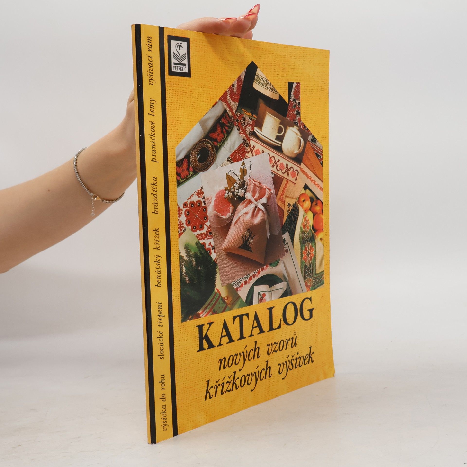 Katalog nových vzorů křížkových výšivek