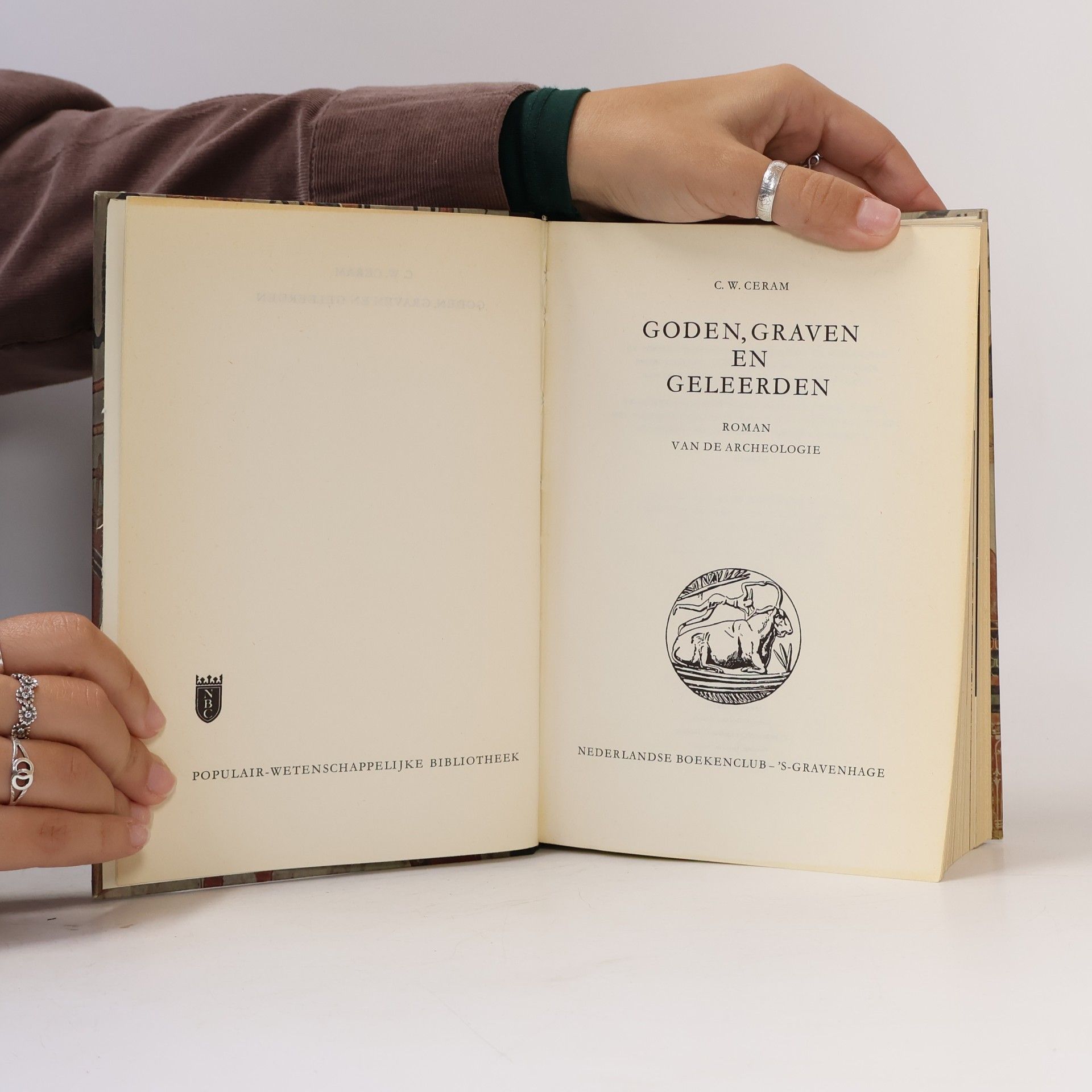 C. W. Ceram Goden, graven en geleerden