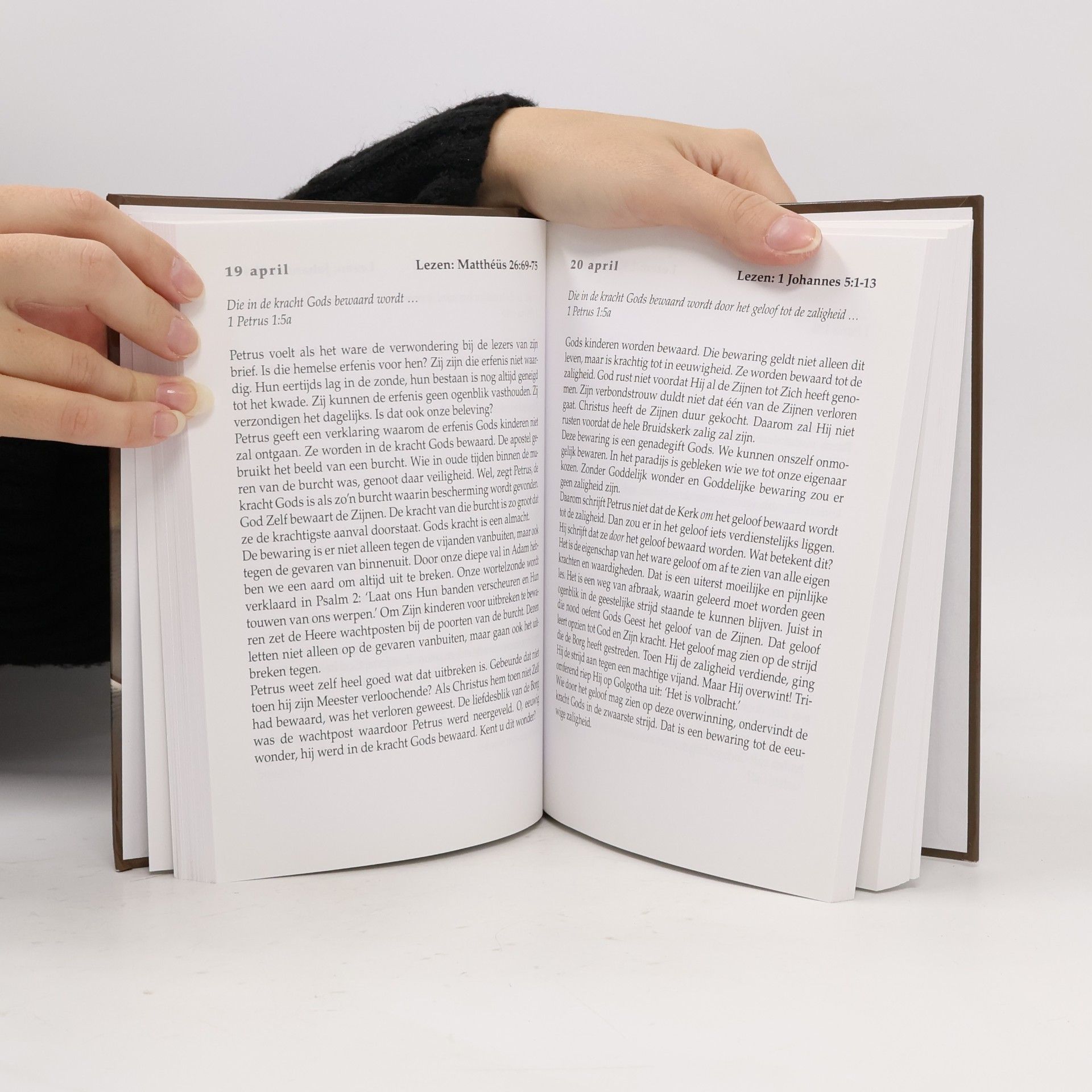Various authors Bij het geopende Woord