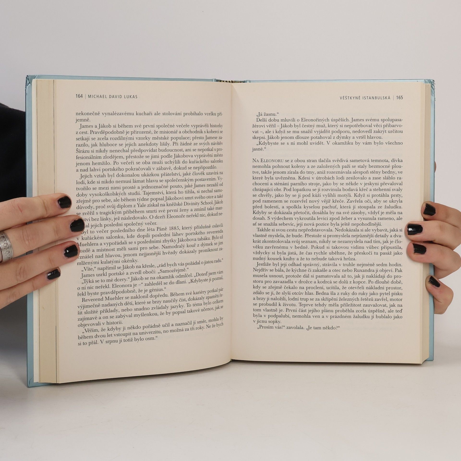 Autorenkollektiv Nejlepší světové čtení. Křížová palba; Věštkyně istanbulská; Nikdy se neodvracej; Dům v provenci