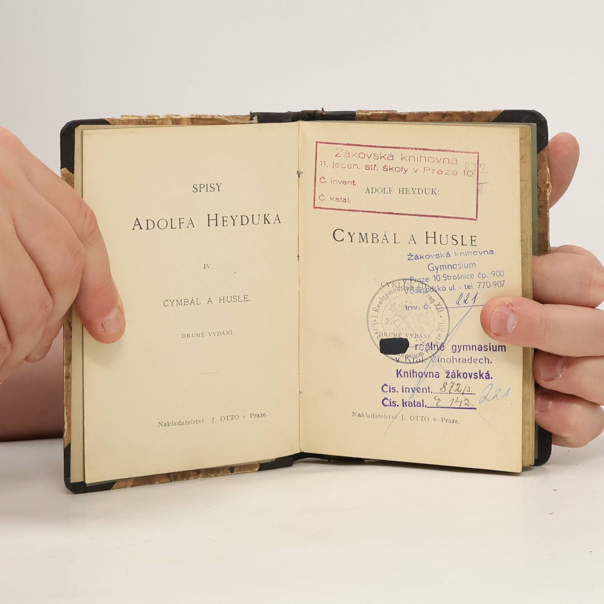 Heyduk Cymbál a husle