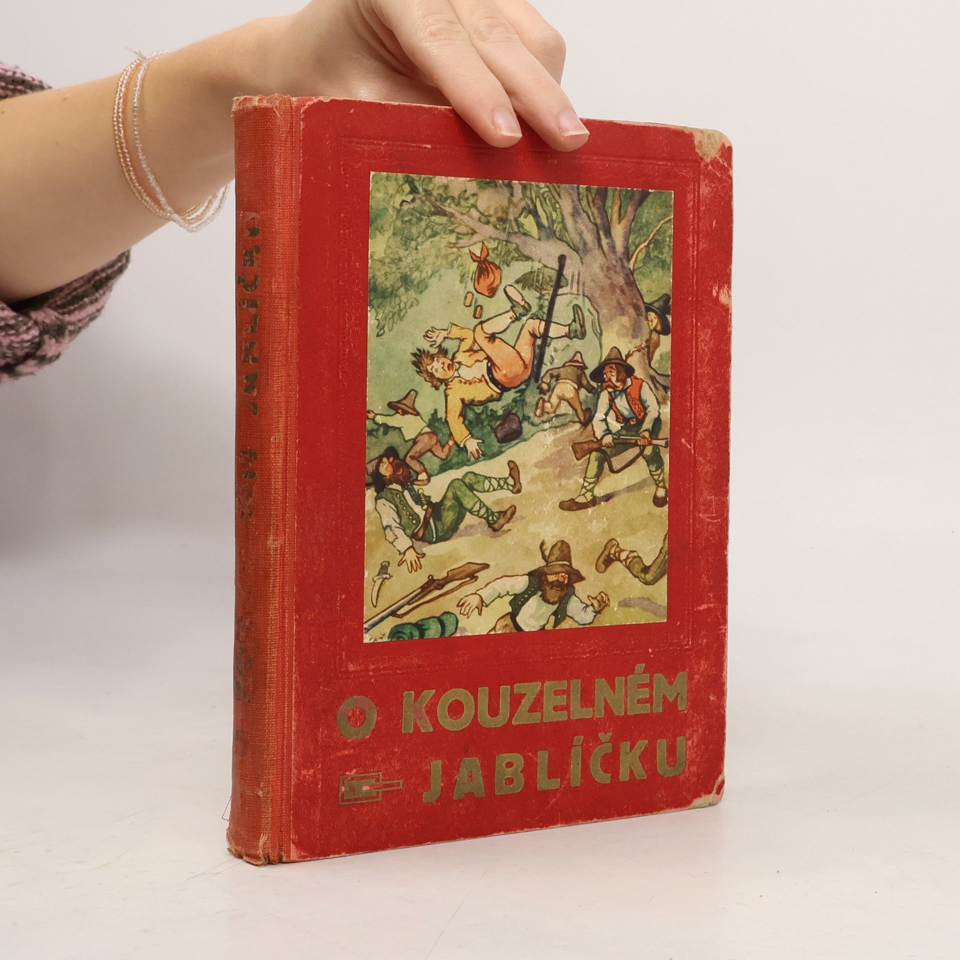 R. F. Vojíř O kouzelném jablíčku