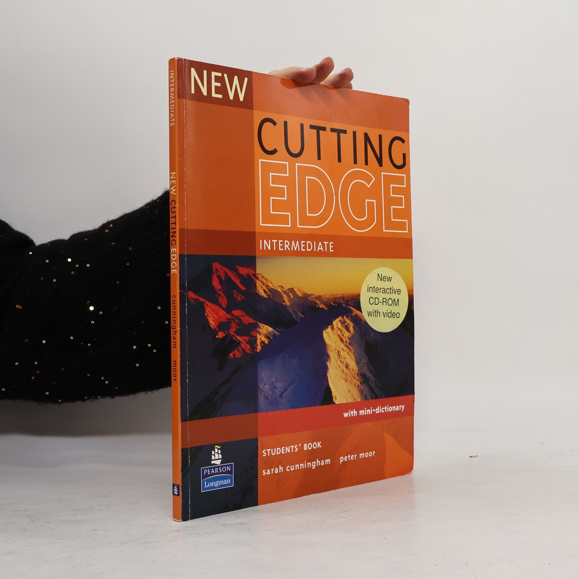 New Cutting Edge. Intermediate Students' Book with Mini-Dictionary