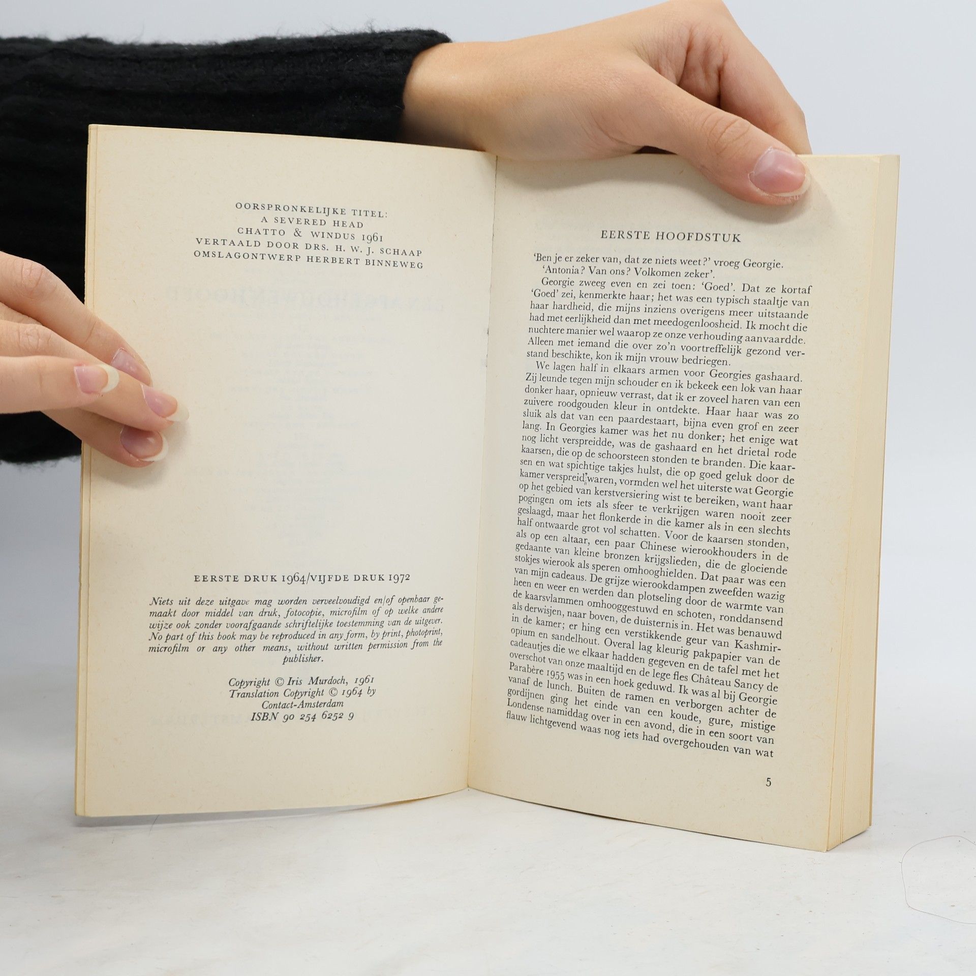 Iris Murdoch Kaderreeks: Een afgehouwen hoofd