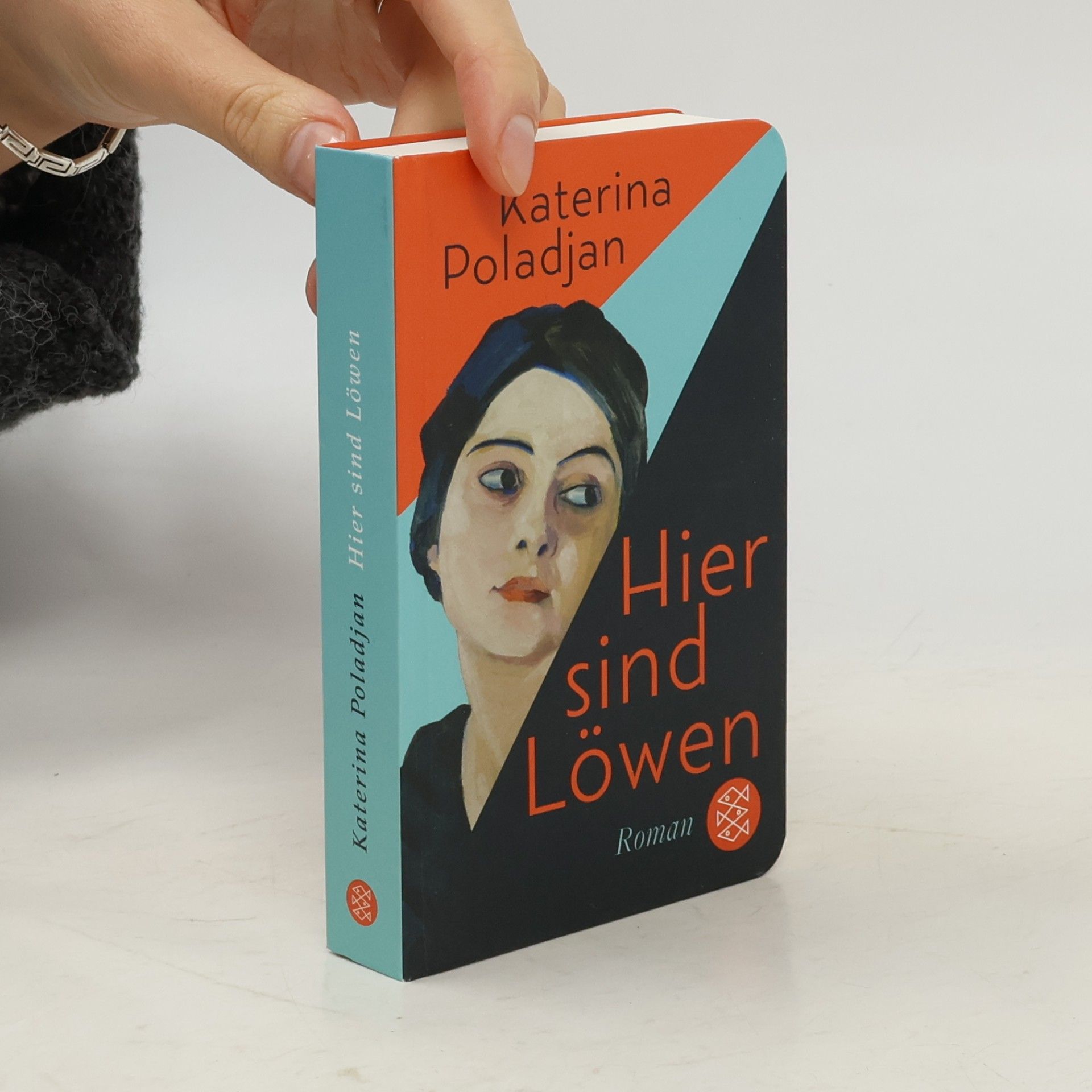 Katerina Poladjan Hier sind Löwen