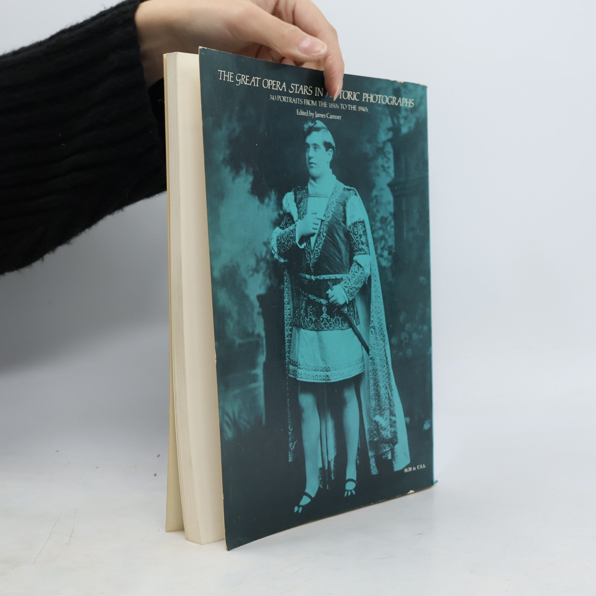 Kolektiv autorů The great opera stars in historic photographs. 343 portraits from the 1850s to the 1940s