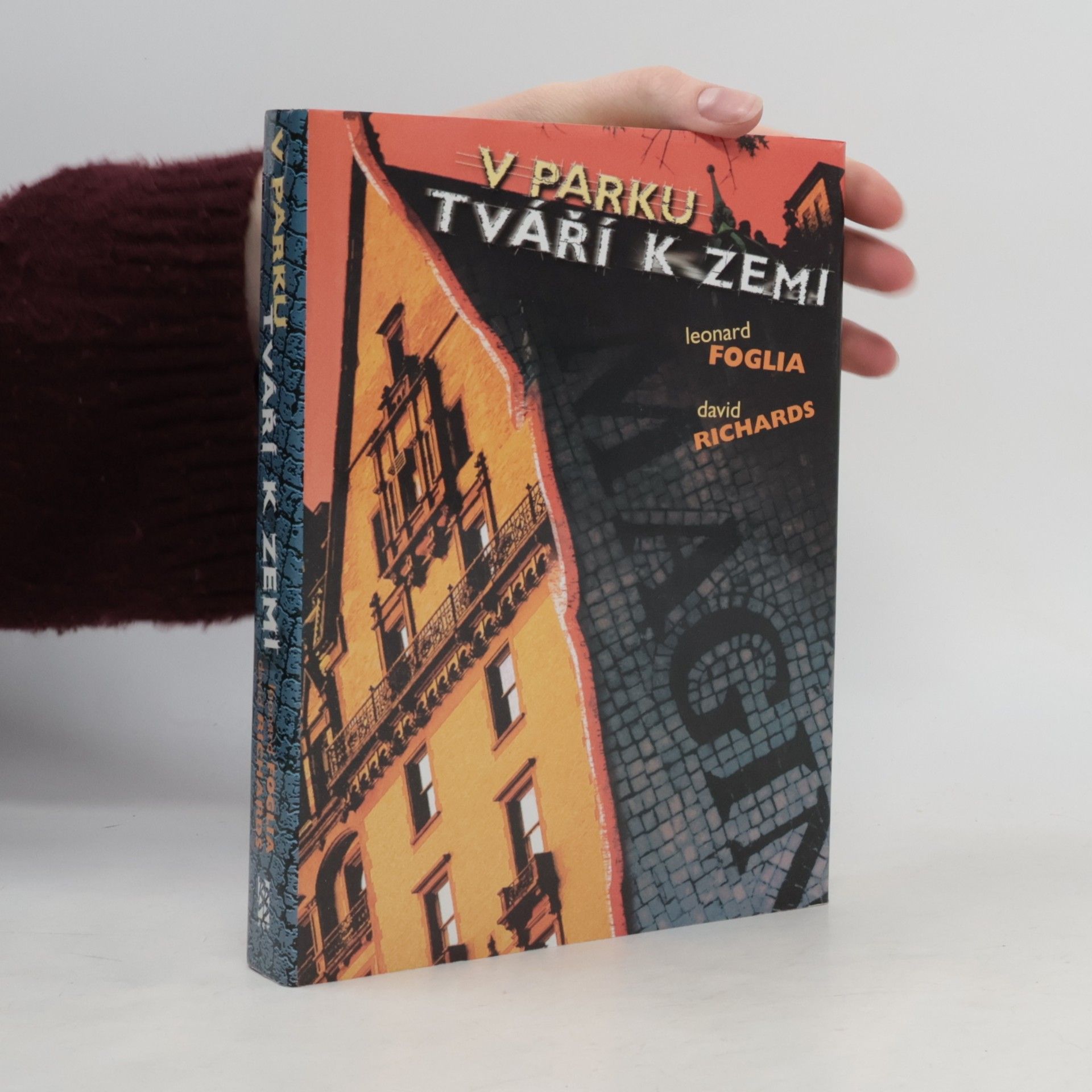 V parku tváří k zemi