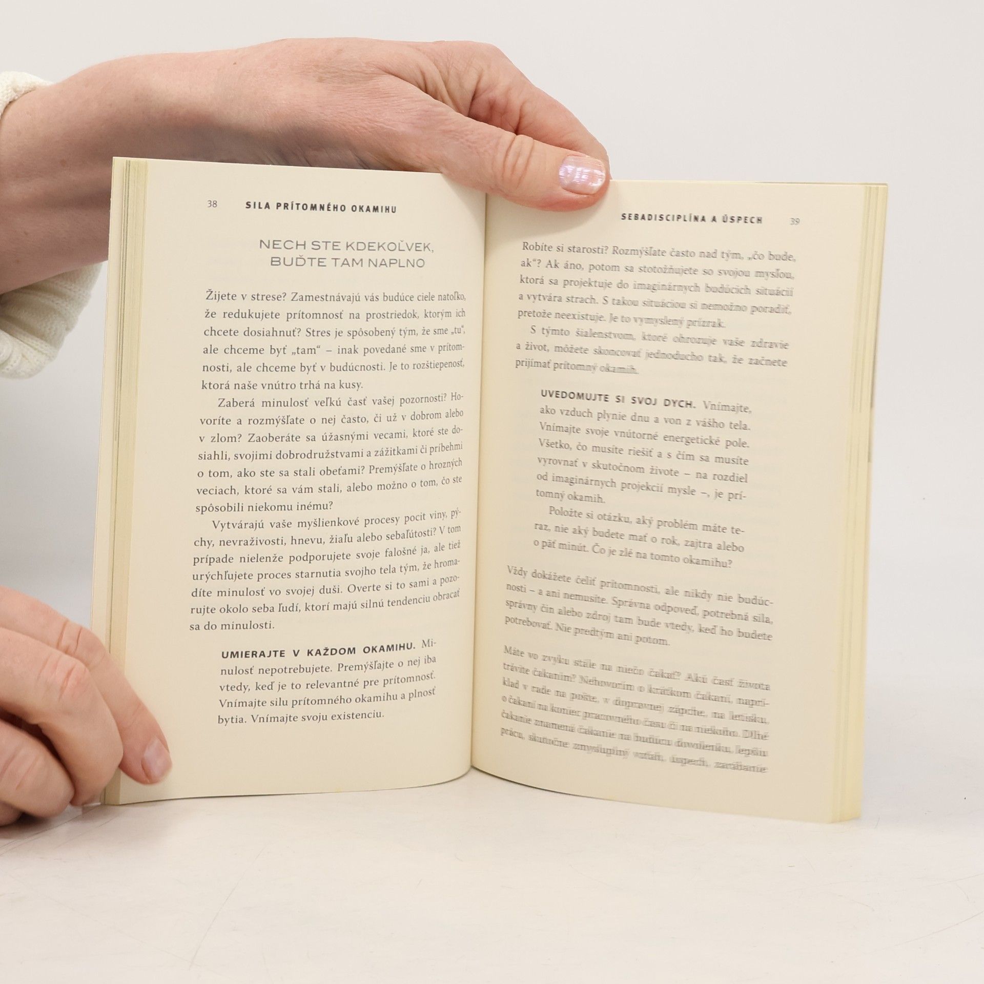 Eckhart Tolle Sila prítomného okamihu – Základné teórie, meditácie a cvičenia
