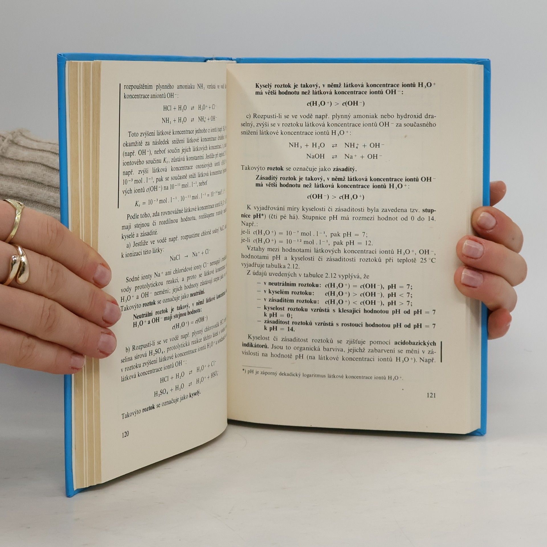 Josef Kubík Chemie pro studijní obory SOŠ [středních odborných škol] a SOU [středních odborných učilišť] nechemického zaměření