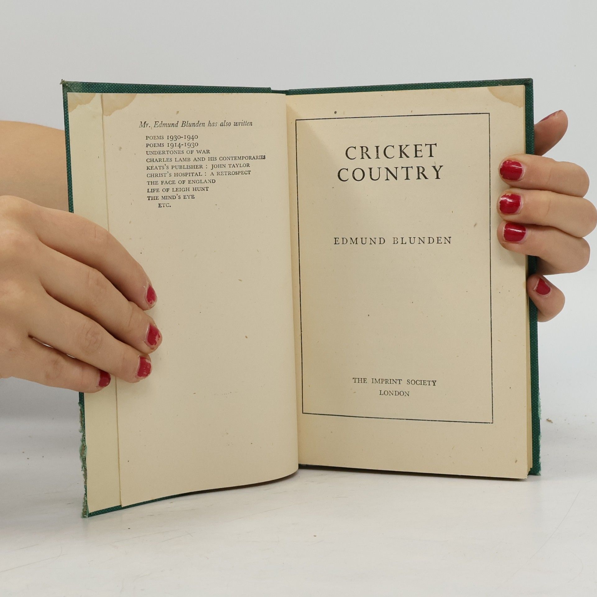 Blunden Edmund Cricket Country