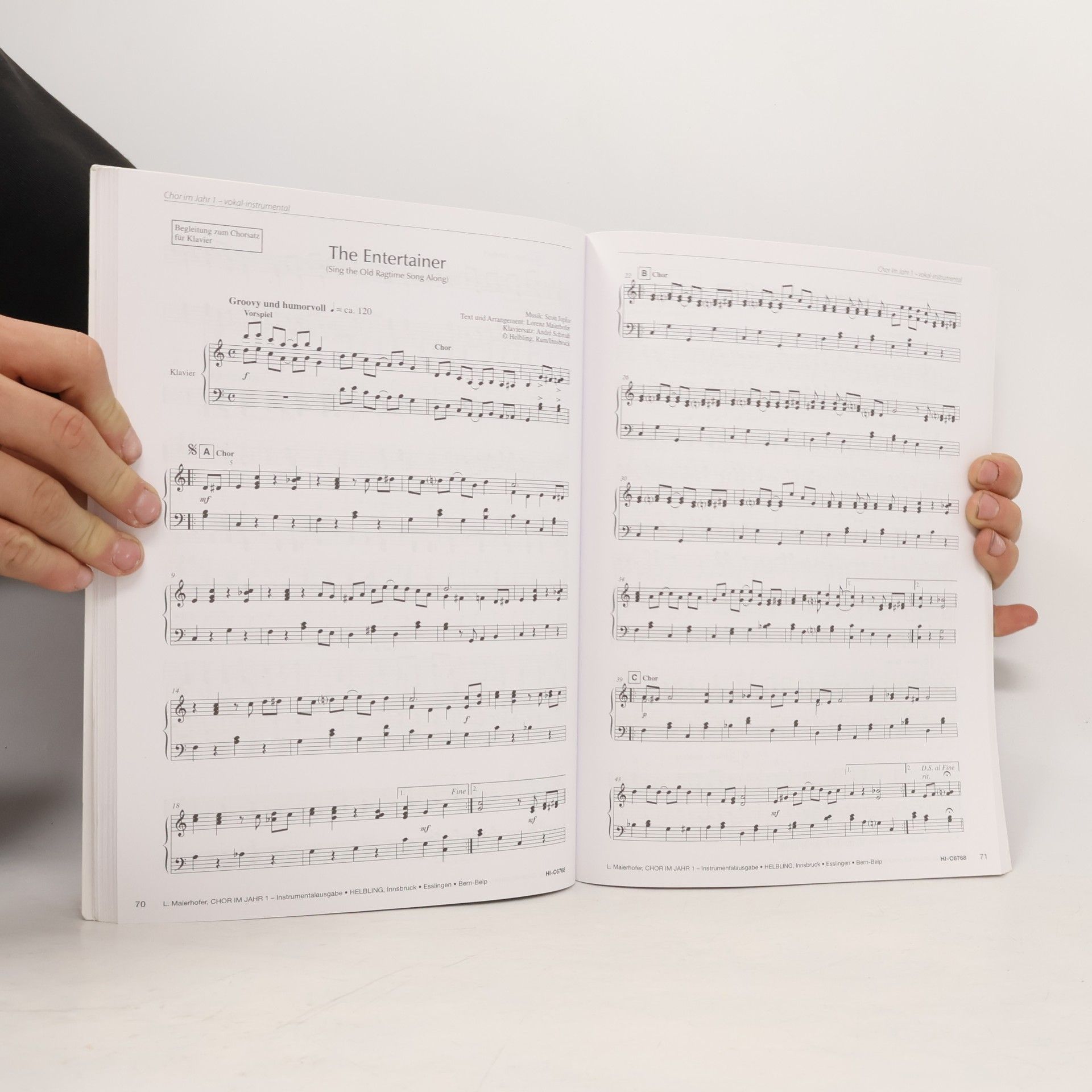 Lorenz Maierhofer Chor im Jahr 1. Instrumental-Ausgabe: Instrumentalausgabe zum großen Chorbuch. Begleitsätze zu 61 Chorstücken. Für Streicher, Bläser und/oder Tasteninstrumente