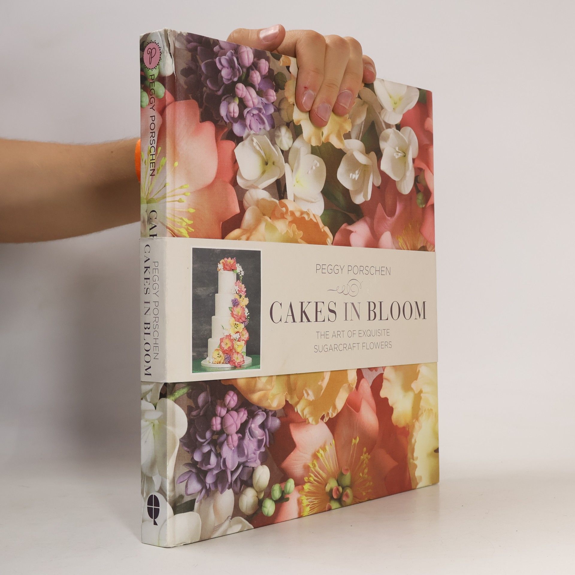 Cakes in bloom : the art of exquisite sugarcraft flowers