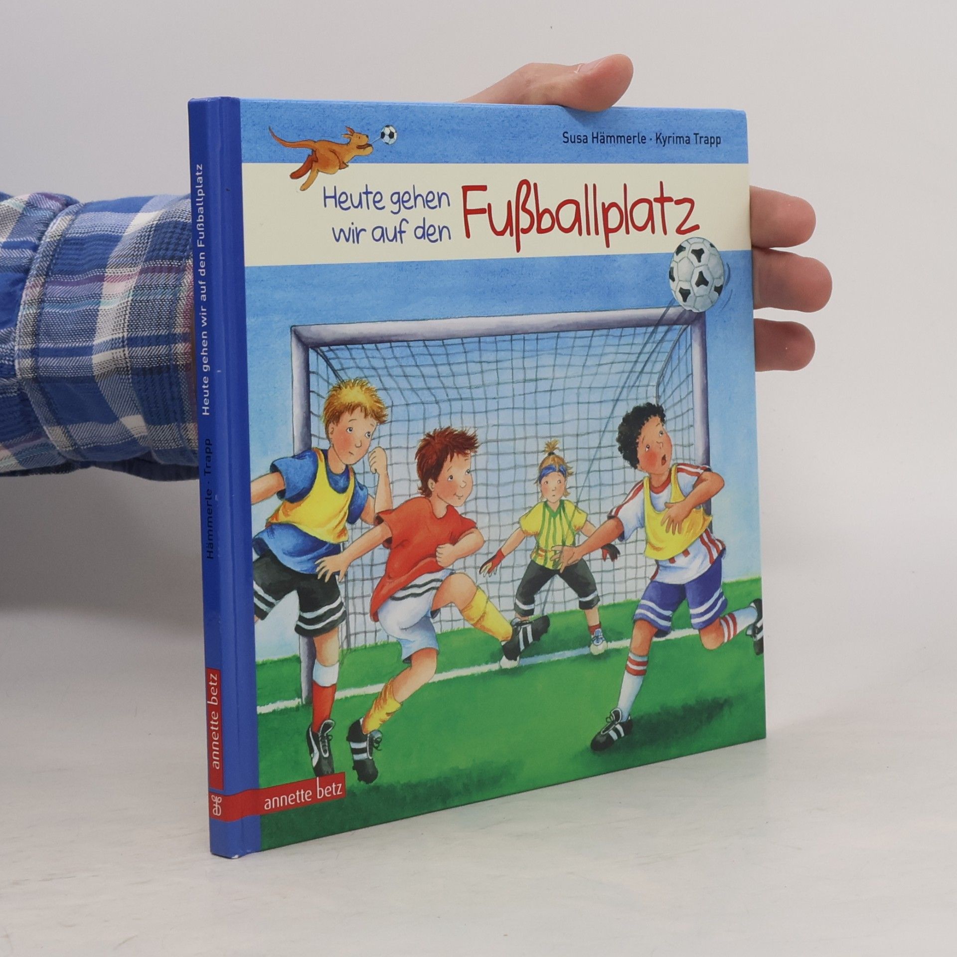 Heute gehen wir auf den Fußballplatz