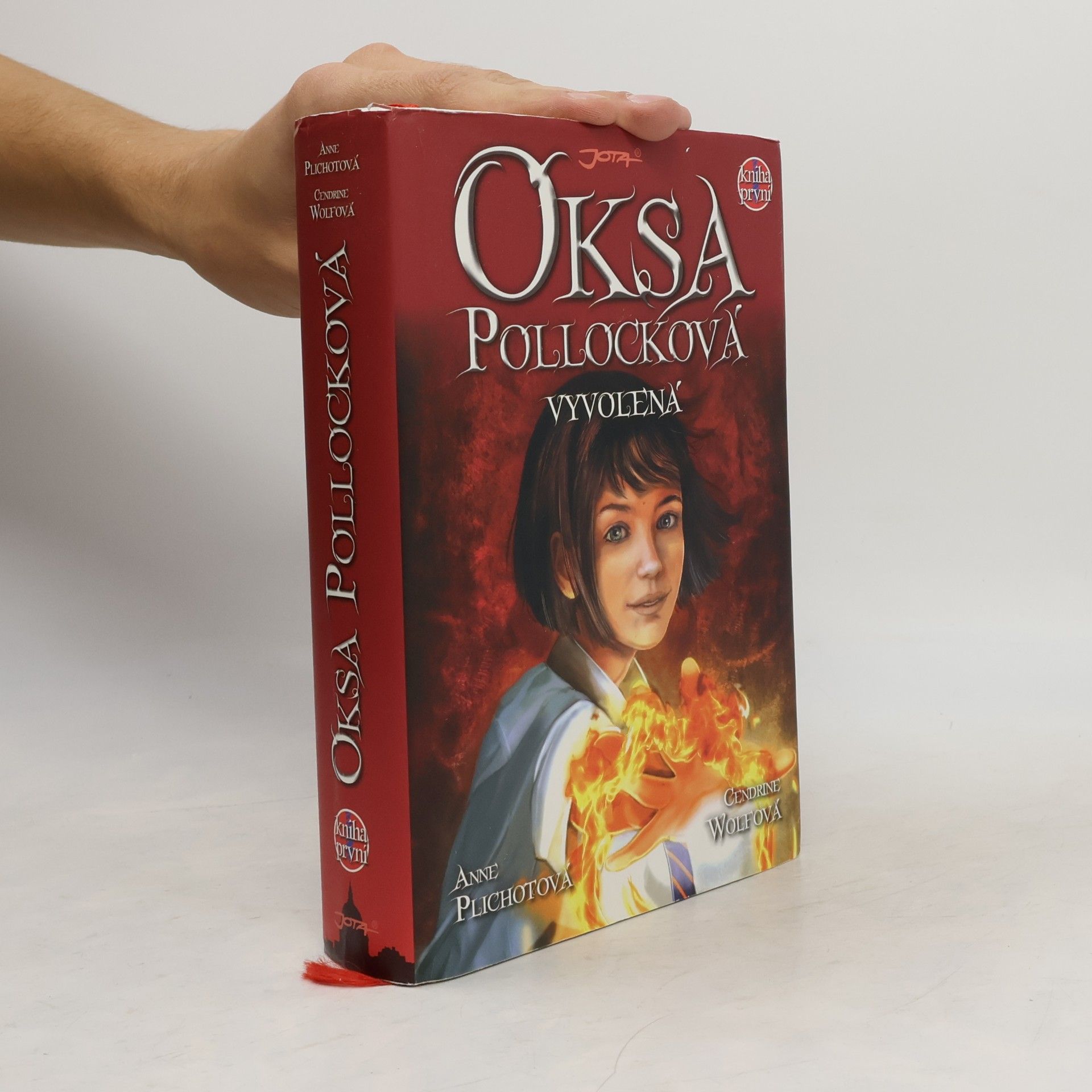 Oksa Pollocková. Vyvolená
