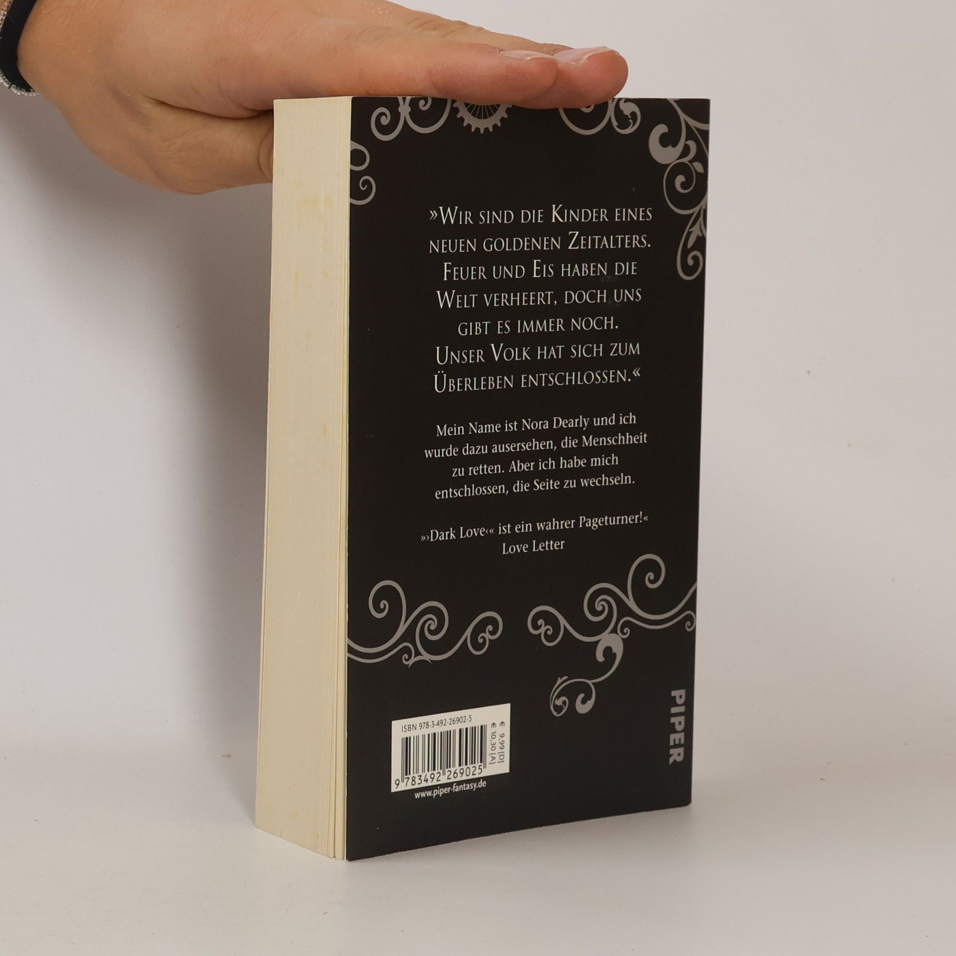 Lia Habel Dark Love
