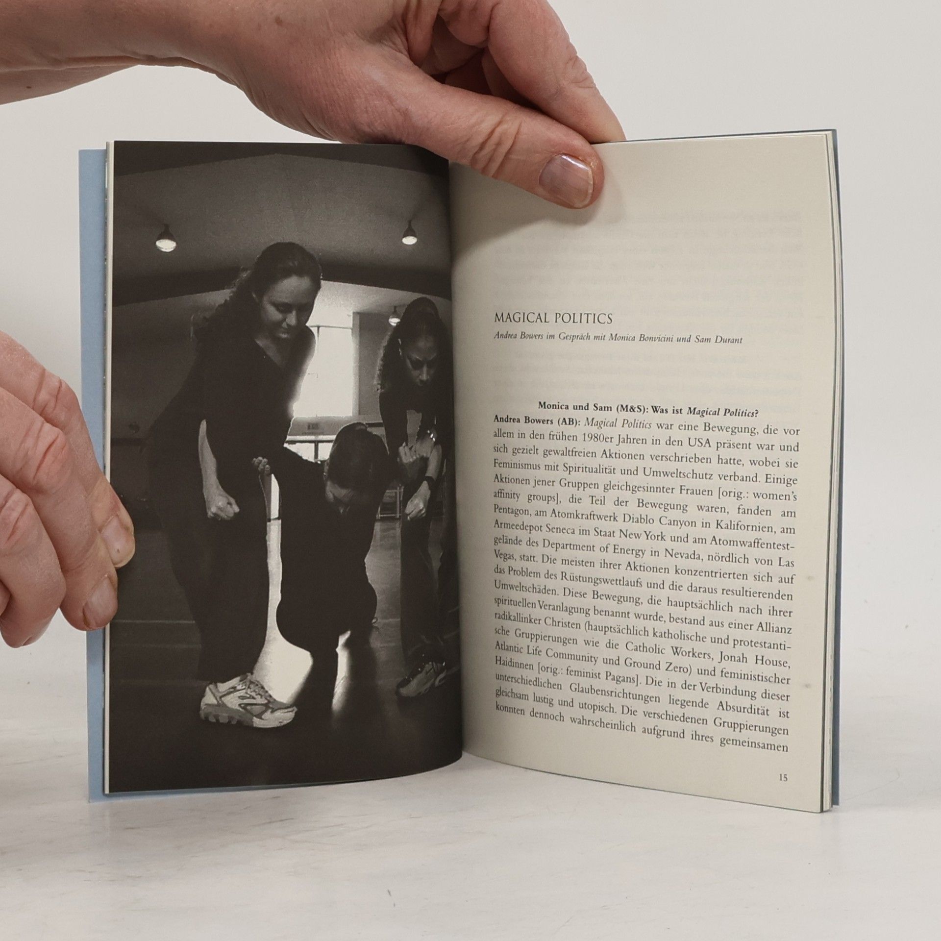 Andrea Bowers Magazin 4. M4 disjecta