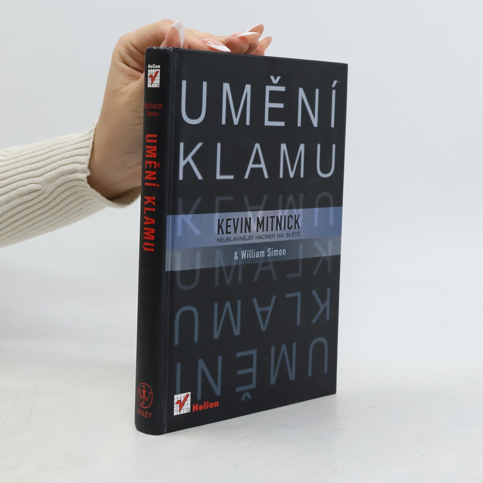 Umění klamu: Nejslavnější hacker na světě