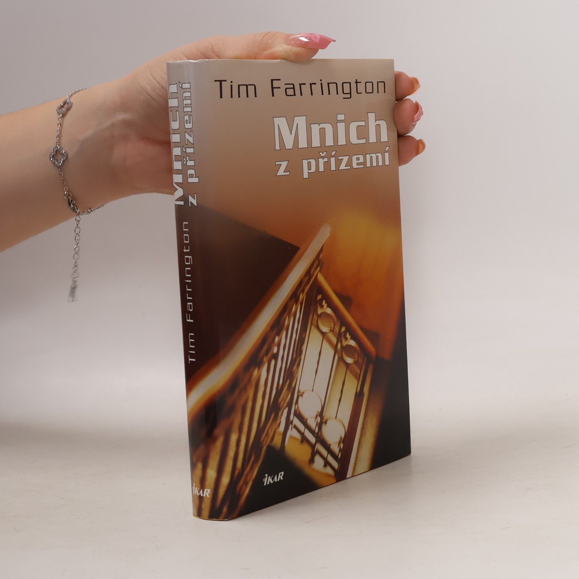 Mnich z přízemí