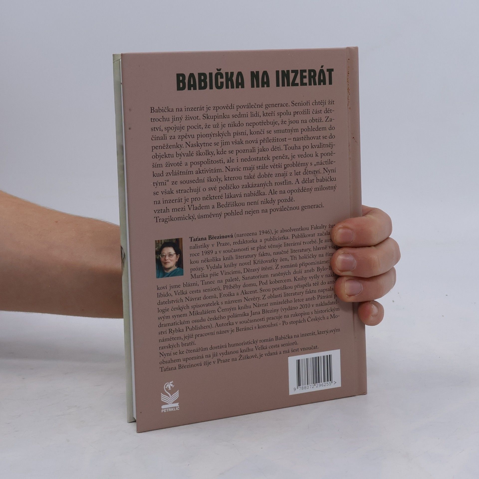 Taťana Březinová Babička na inzerát : humoristický román