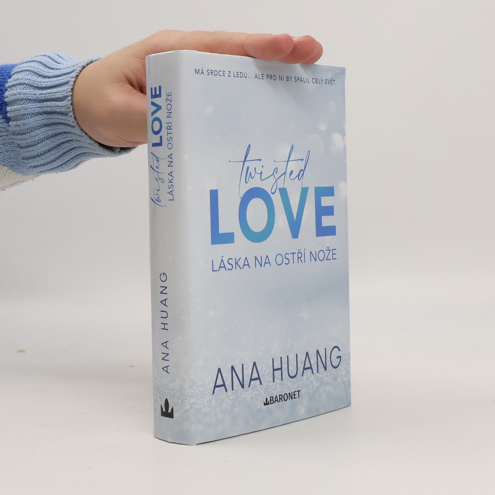 Ana Huang Twisted love. Láska na ostří nože