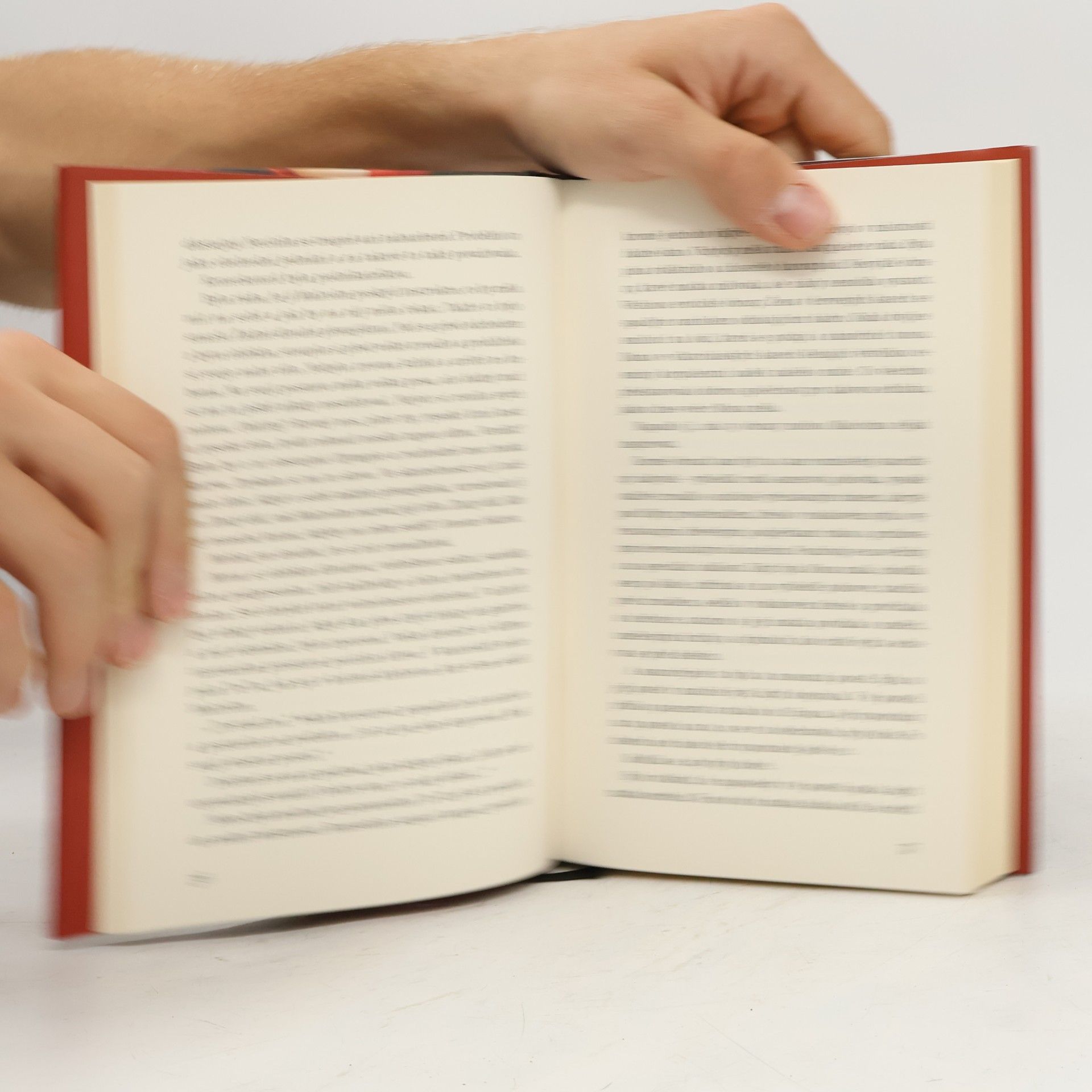 Tiffany Reisz Rudá galerie