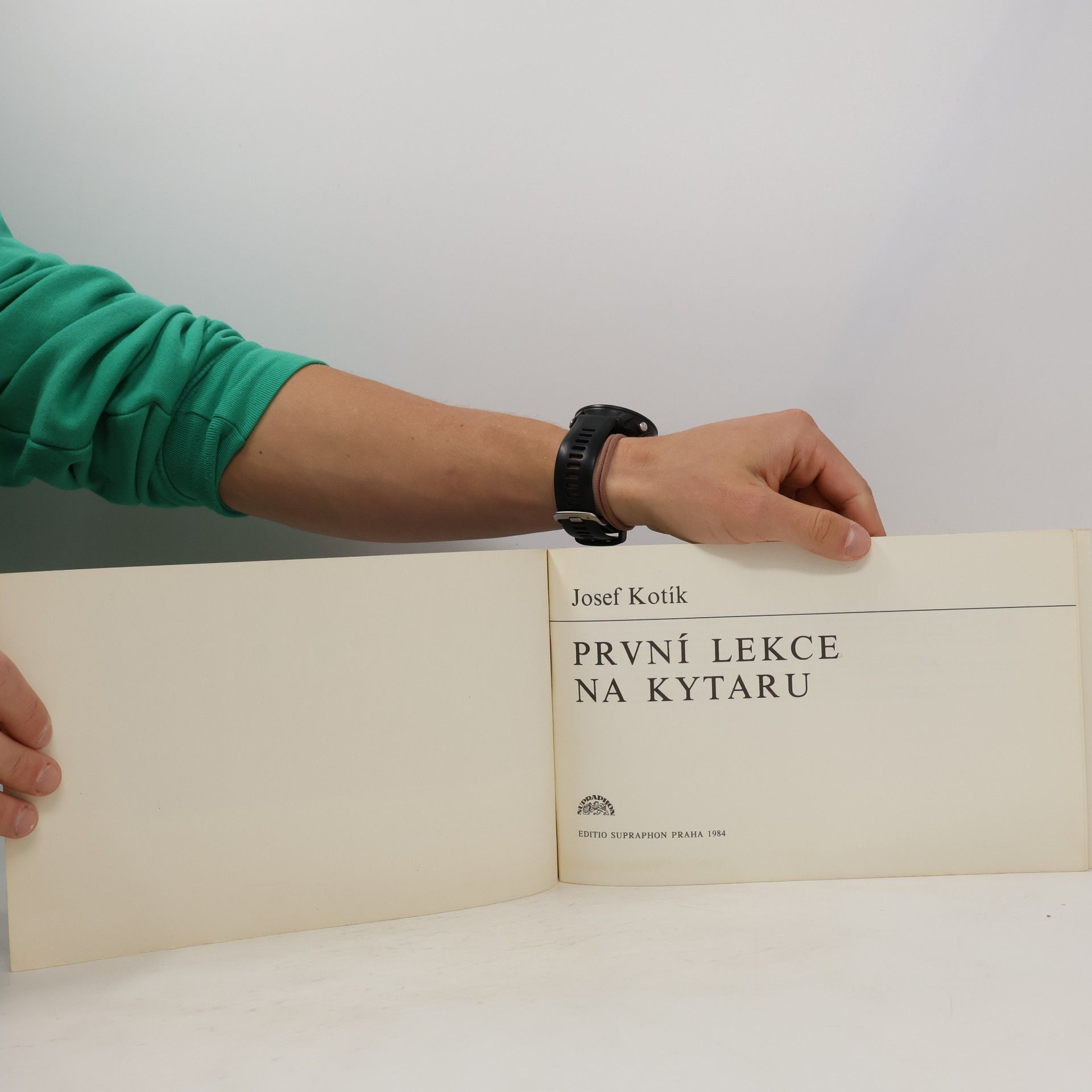 Josef Kotík První lekce na kytaru