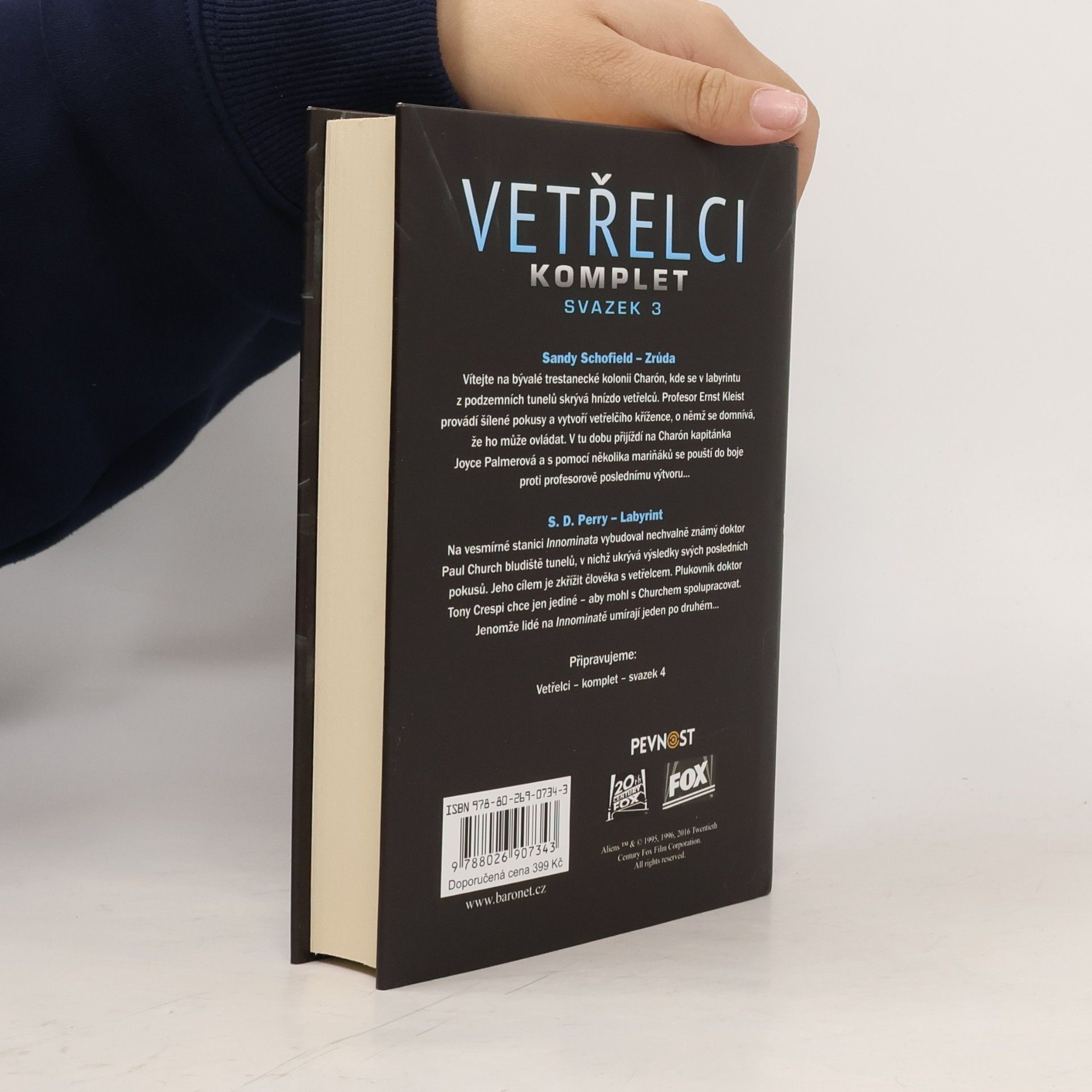 Sandy Schofield Vetřelci : komplet. Svazek 3