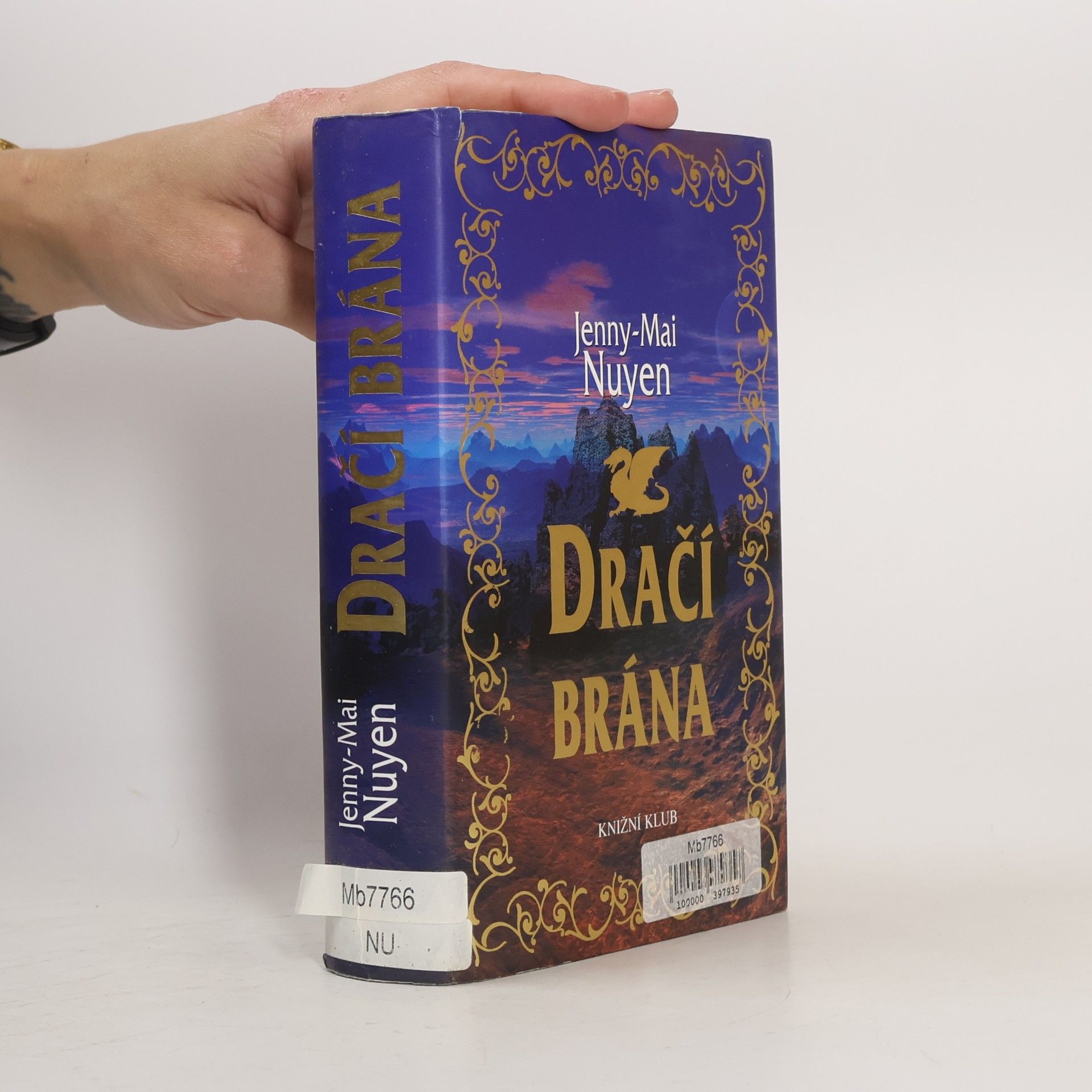 Jenny-Mai Nuyen Dračí brána