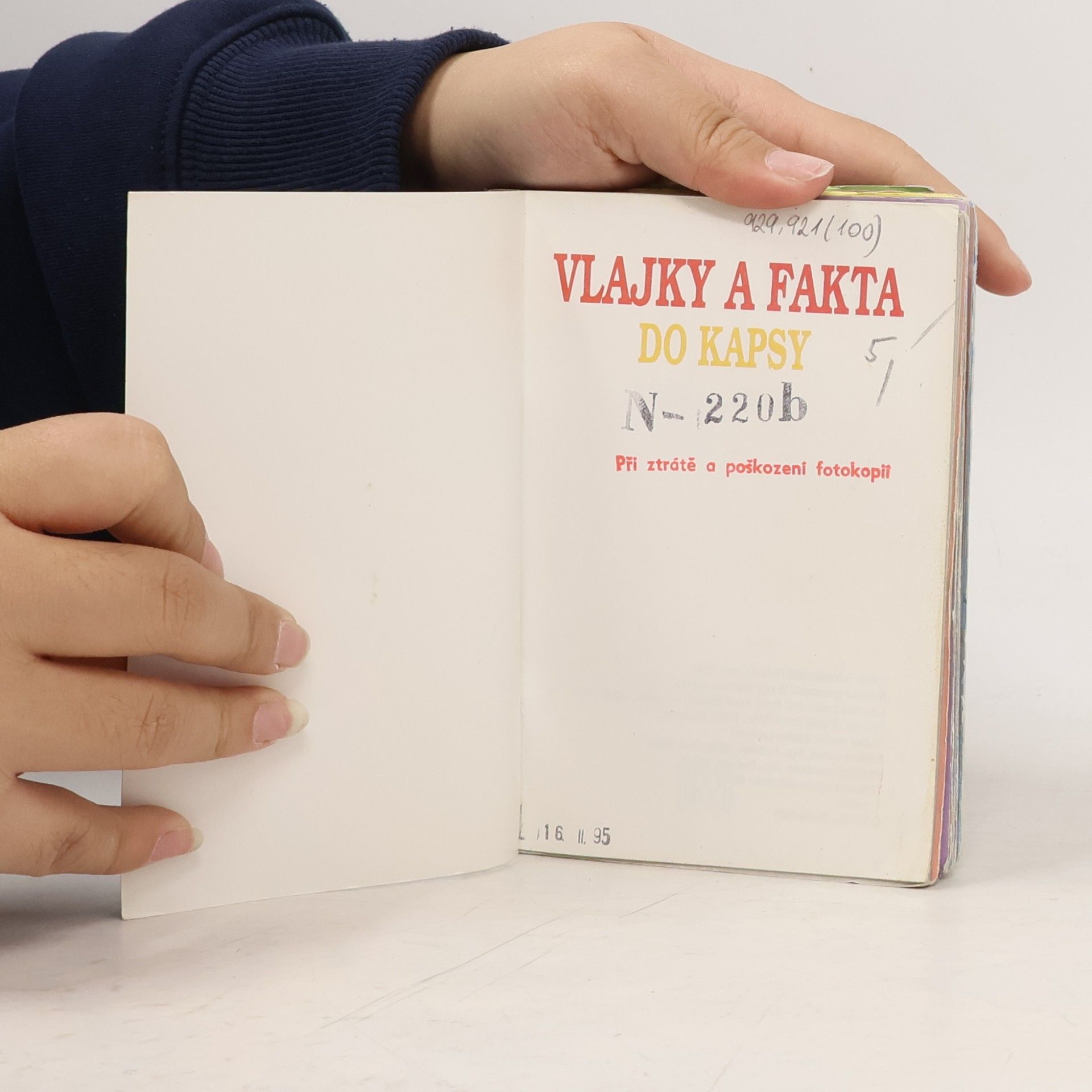 Radovan Jelínek Vlajky a fakta do kapsy