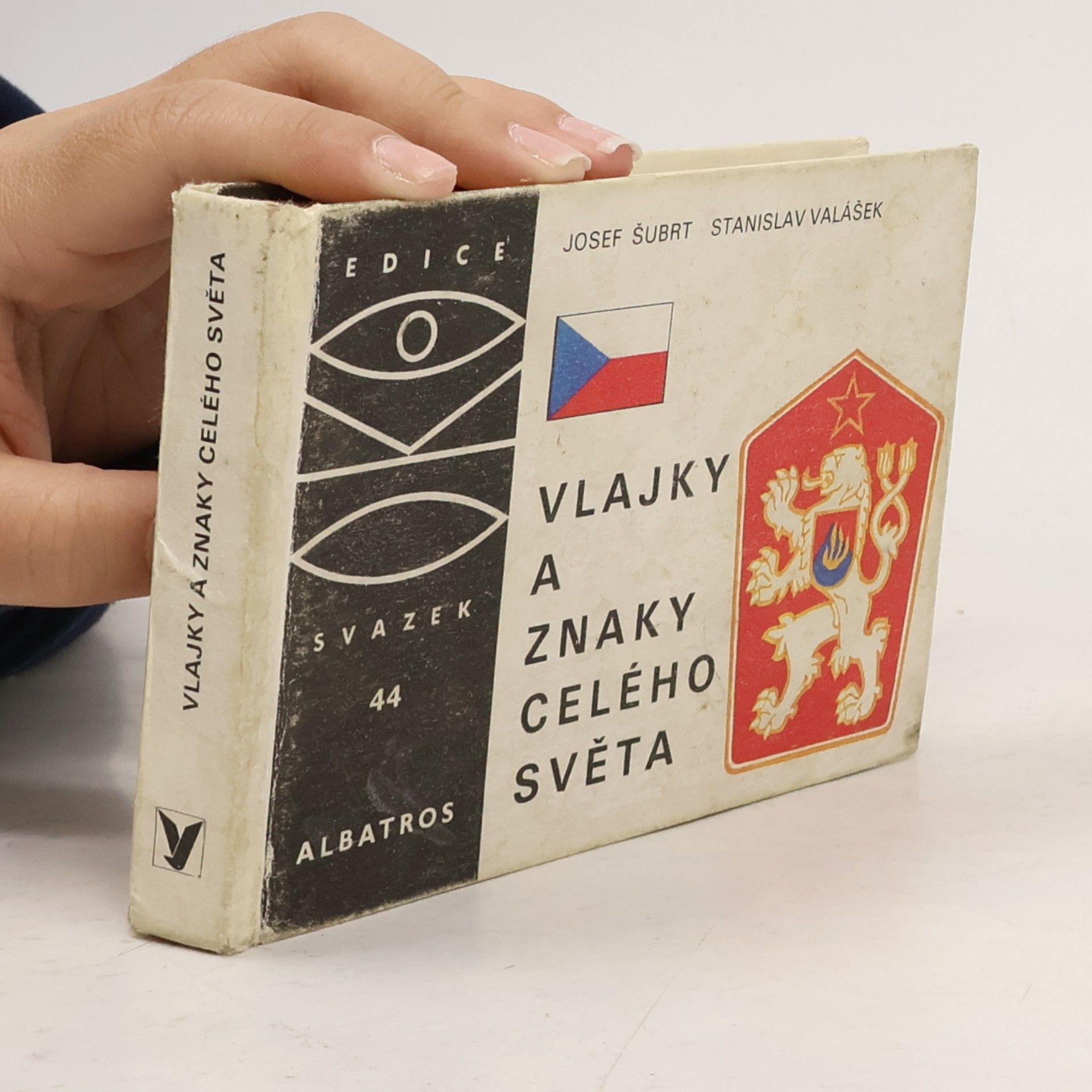 Vlajky a znaky celého světa