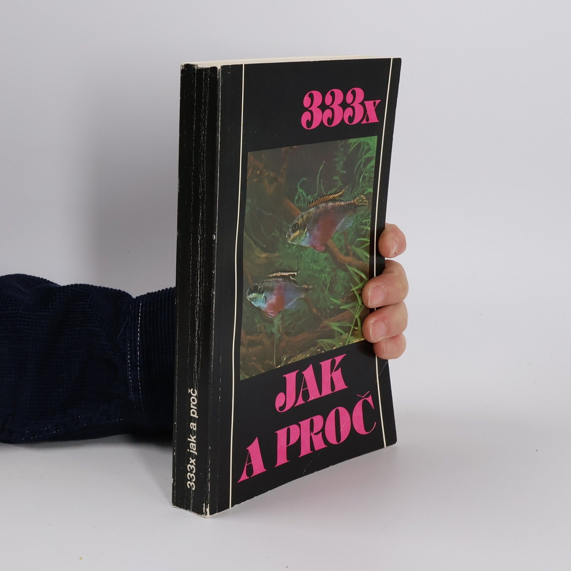 Autores varios 333x jak a proč