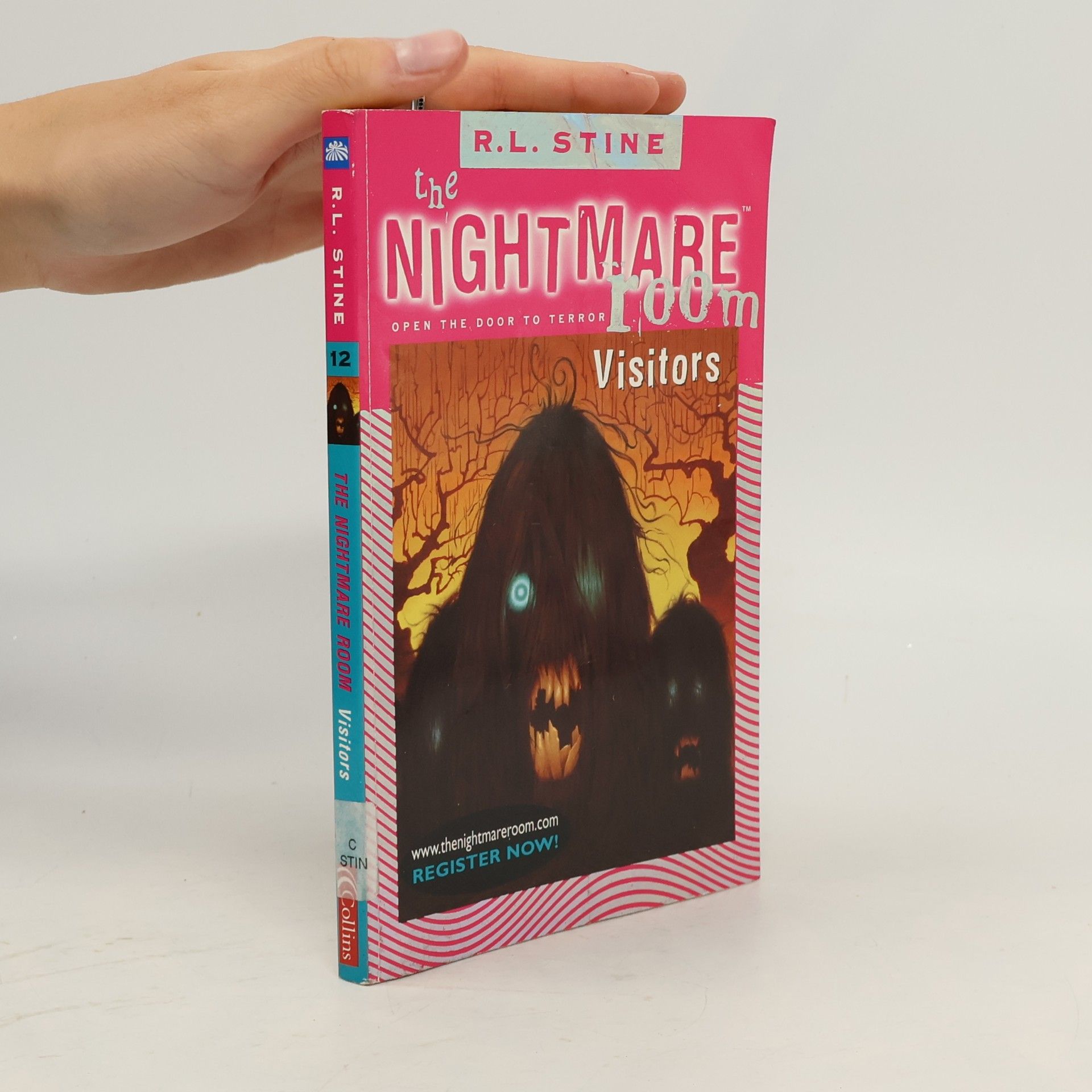 Robert Lawrence Stine The Nightmare Room - 12: The Visitors