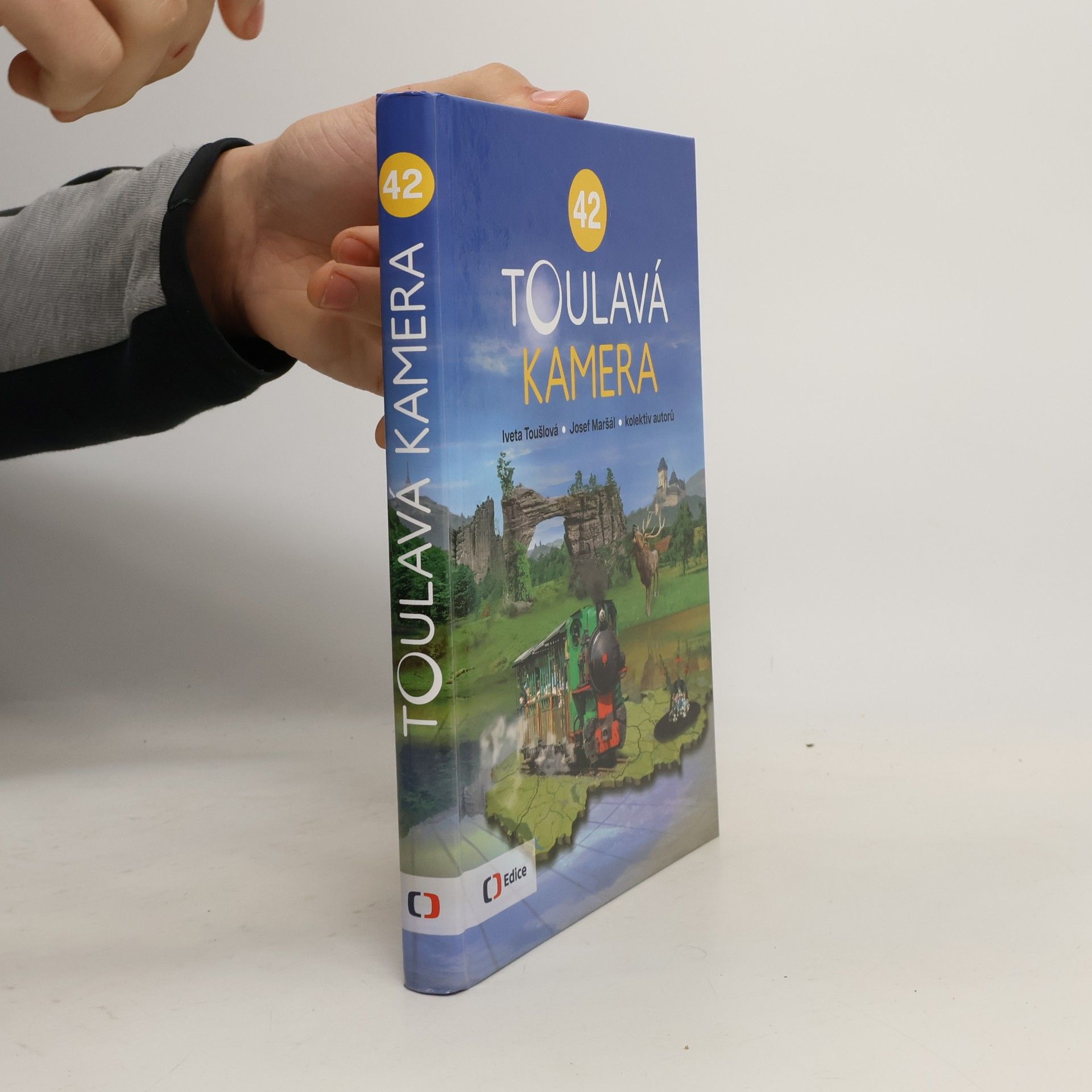 Toulavá kamera 42