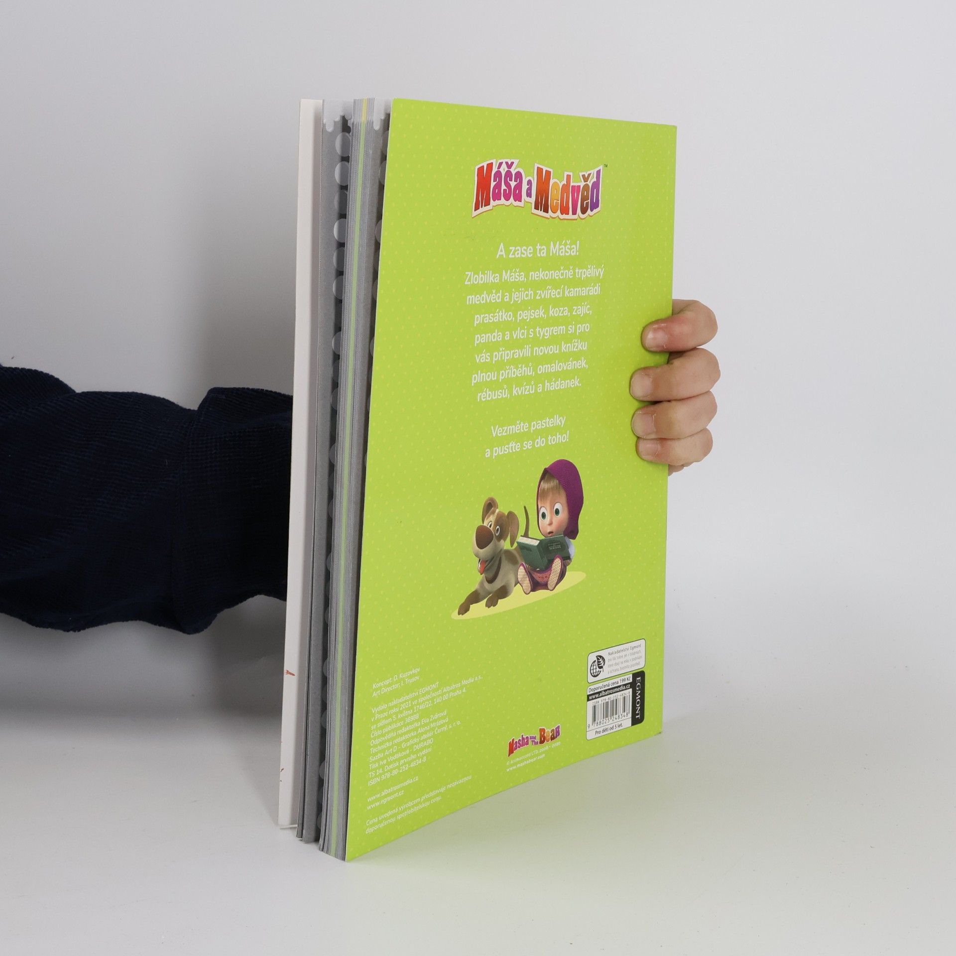 Autorenkollektiv Máša a Medvěd : velká kniha čtení a zábavy. 2