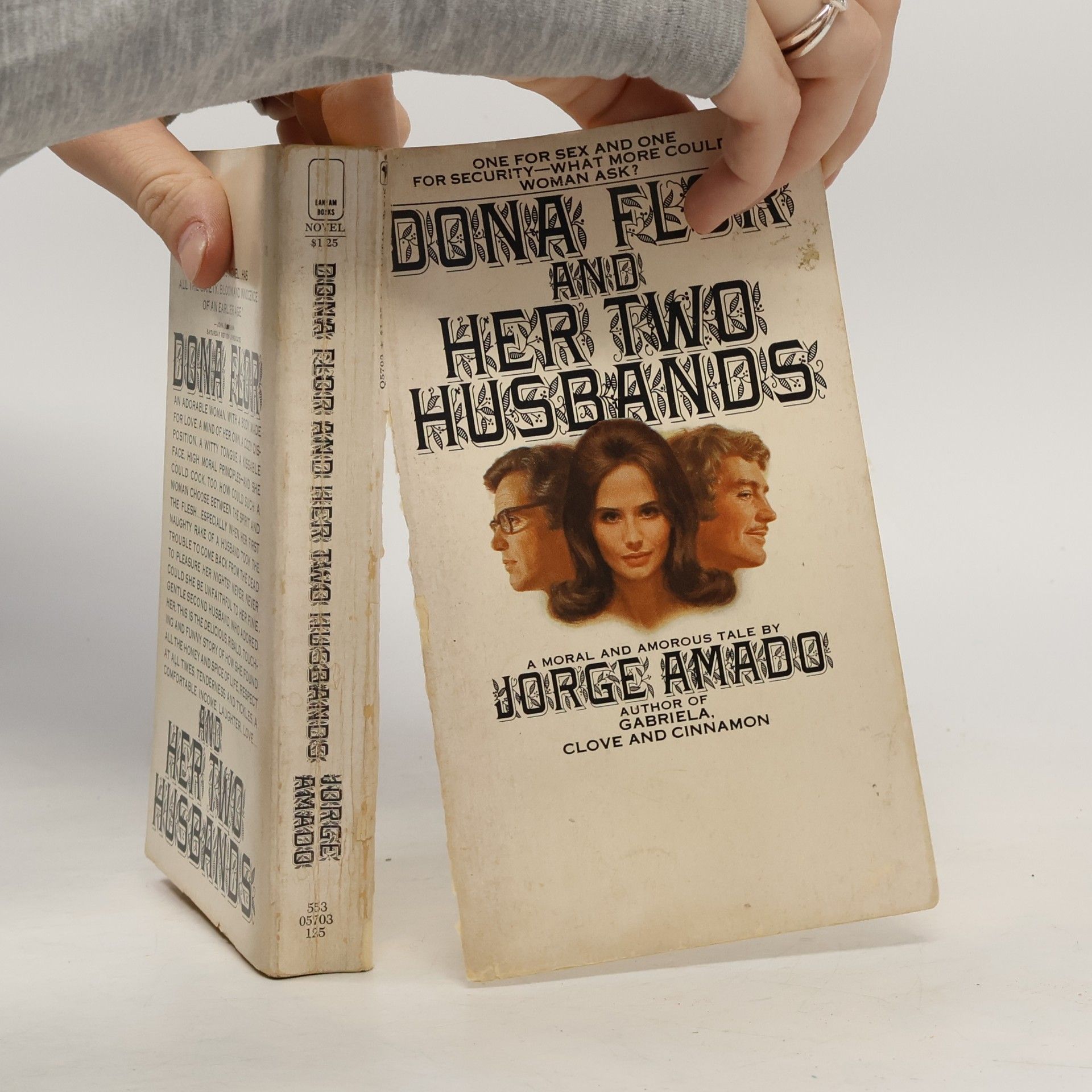 Jorge Amado DONA FLOR AND HER TWO HUSBANDS