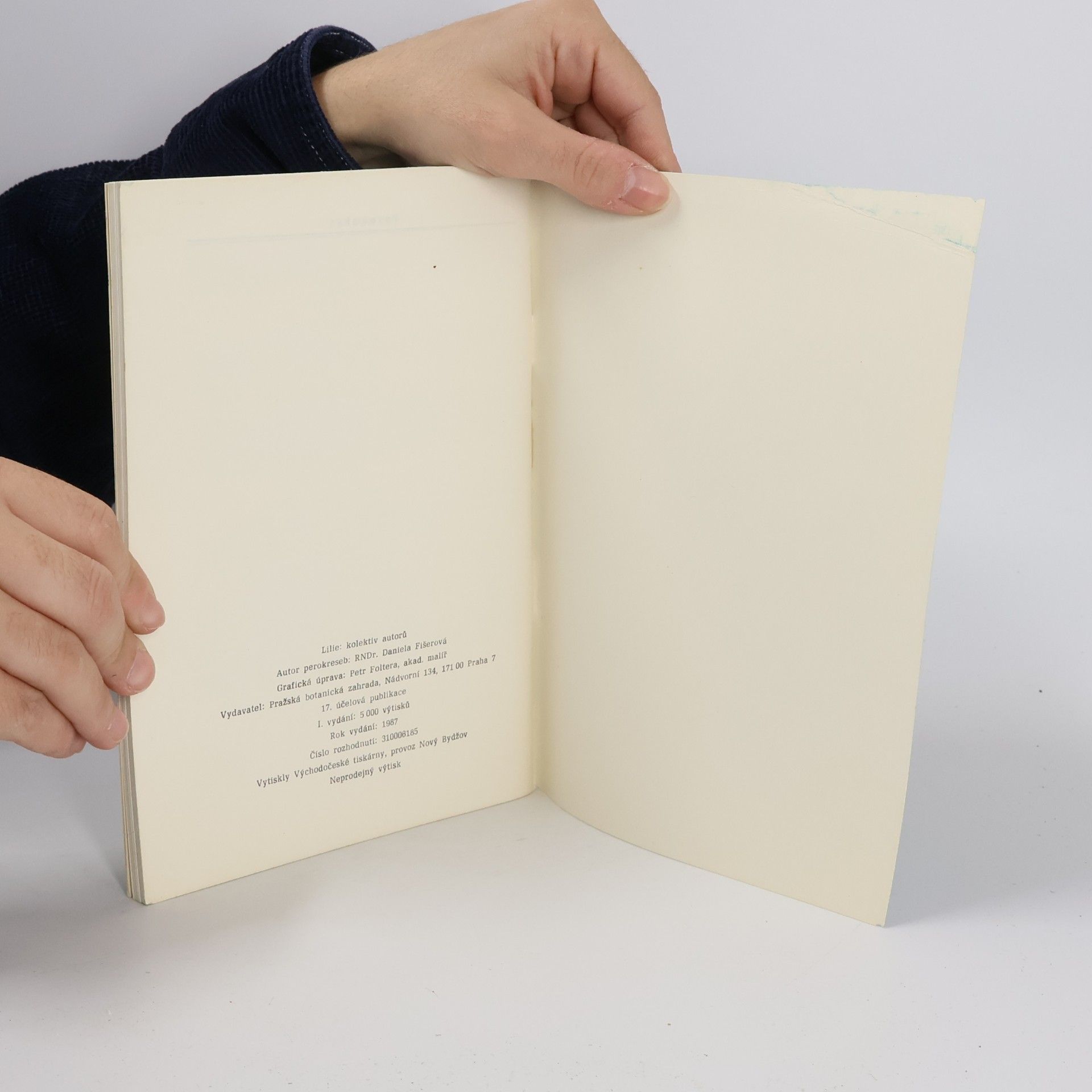 Various authors Pražská botanická zahrada. Lilie
