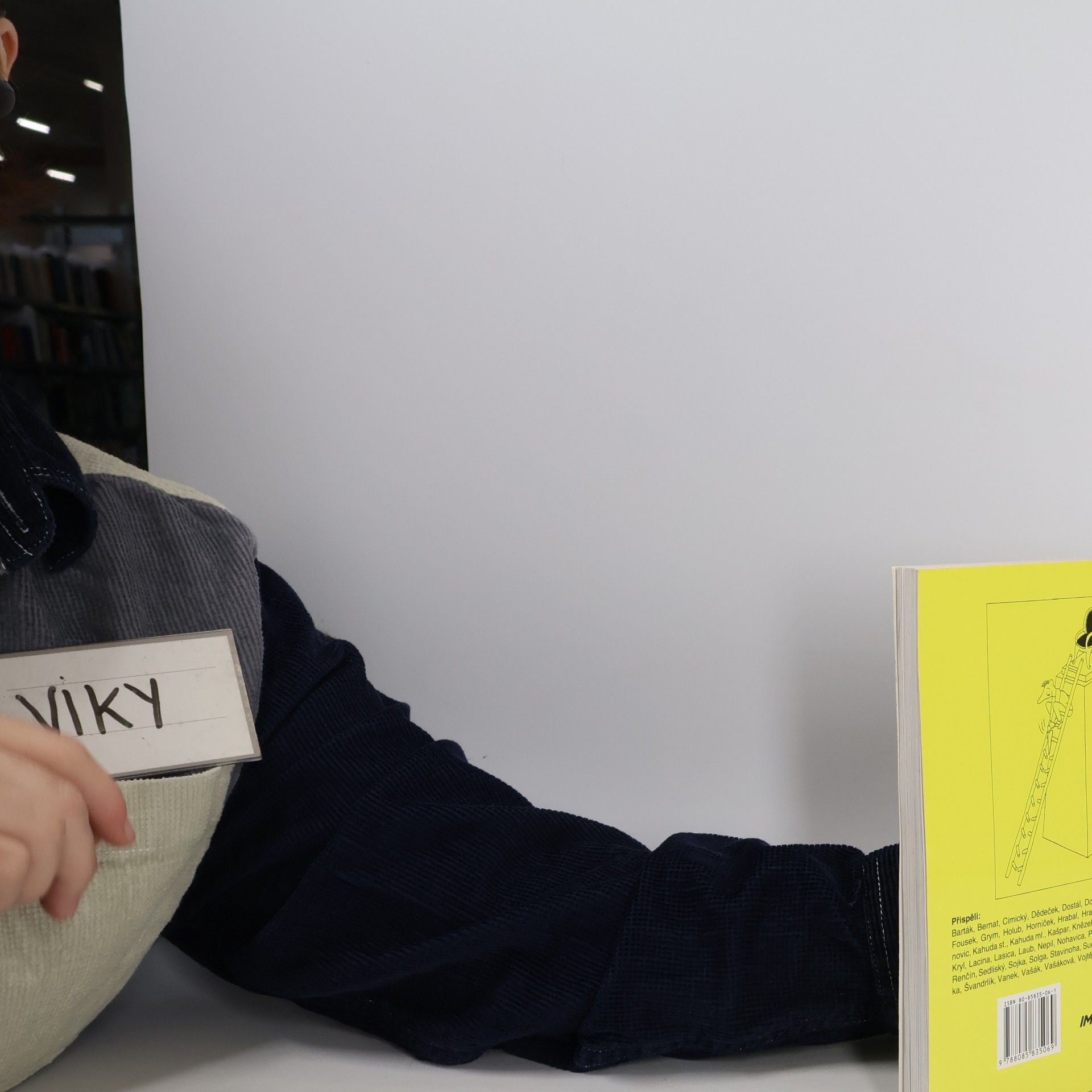 Pavel Vašák Smějeme se době i sobě: Almanach humoru z let těch i oněch