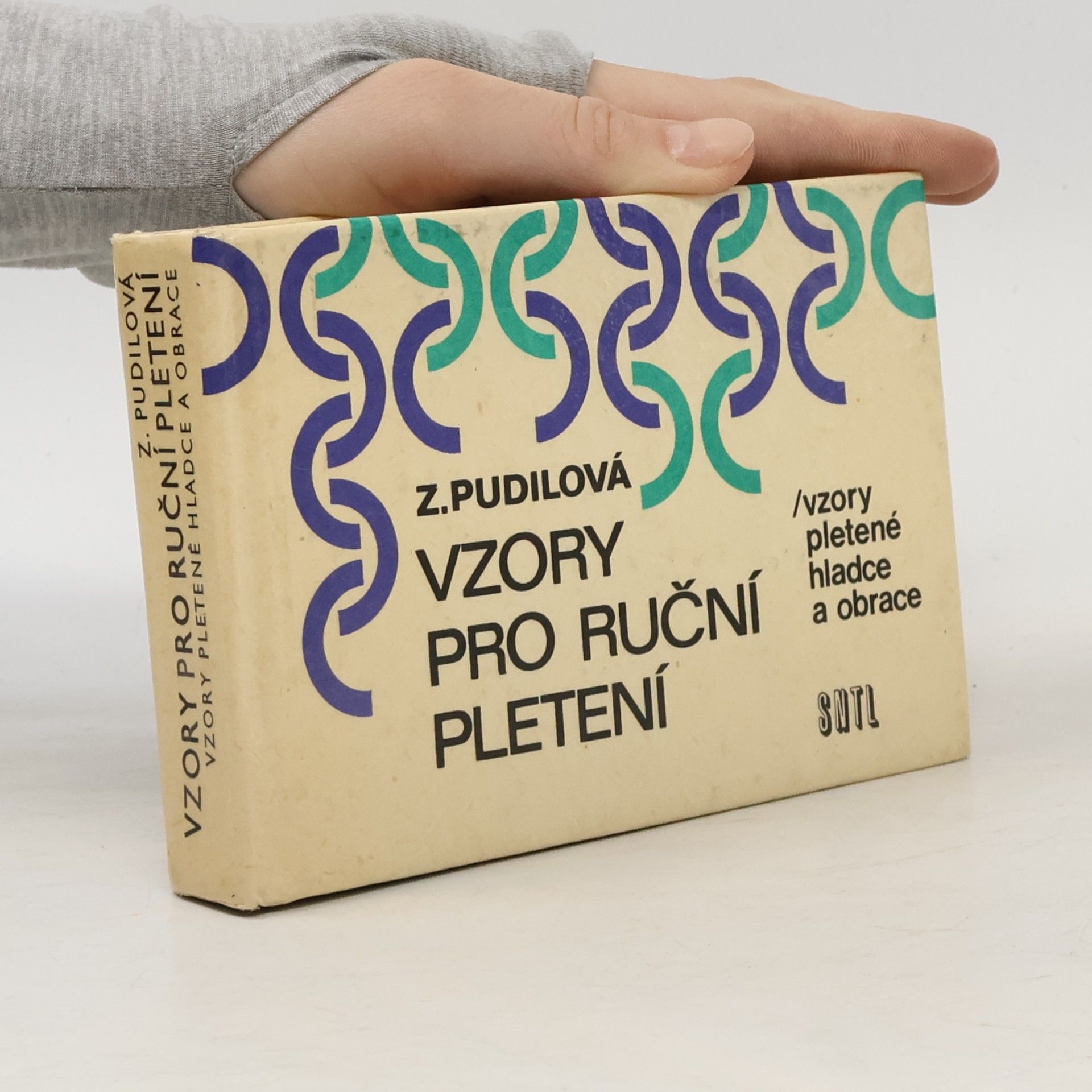 Vzory pro ruční pletení. Vzory pletené hladce a obrace